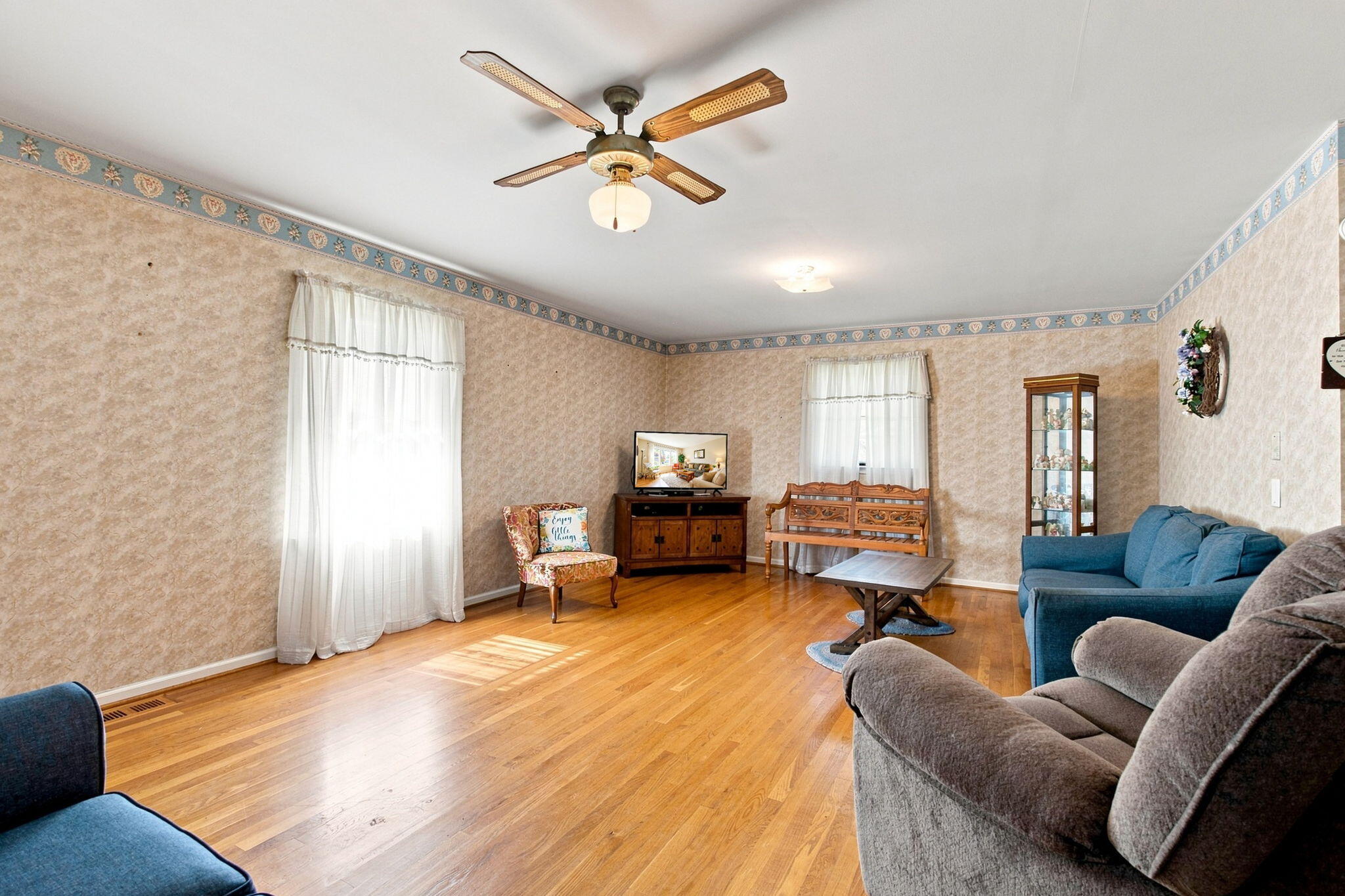 1111 Comanche Trail Property Photo 14