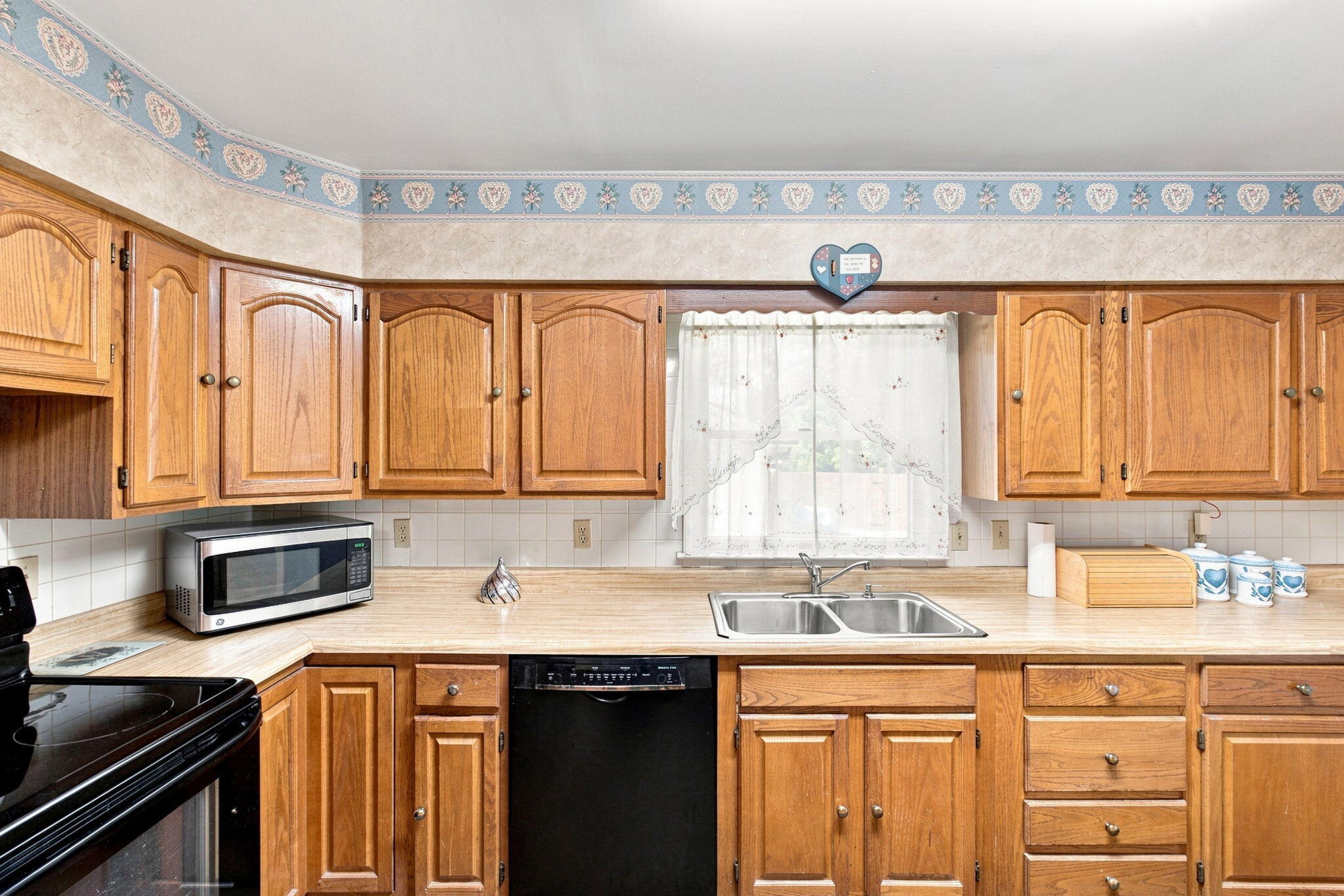 1111 Comanche Trail Property Photo 20