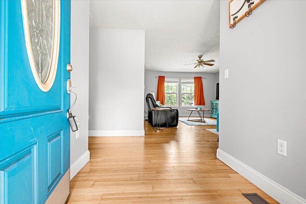 94 Stone Ridge Ct Property Photo 3