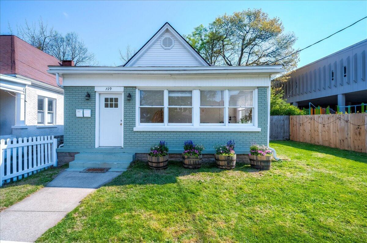 729 Hambrick Avenue Property Photo 4