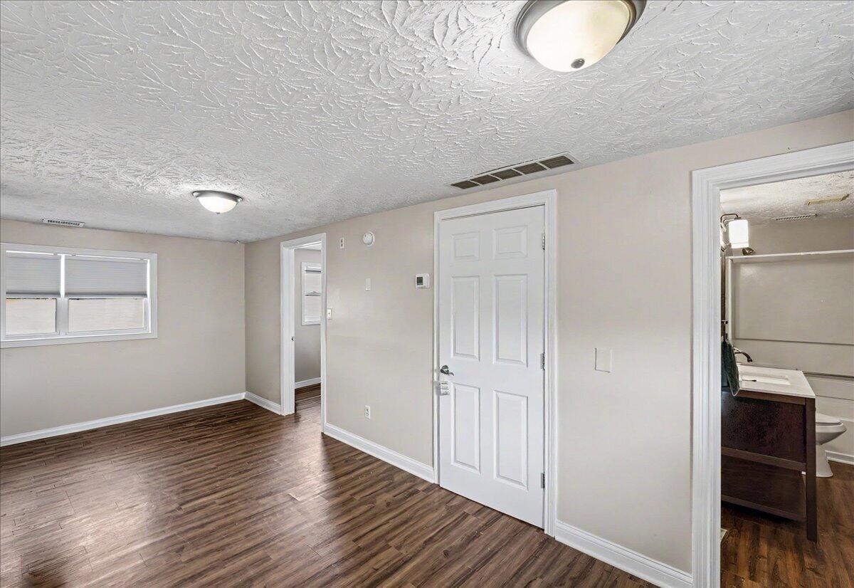 729 Hambrick Avenue Property Photo 55