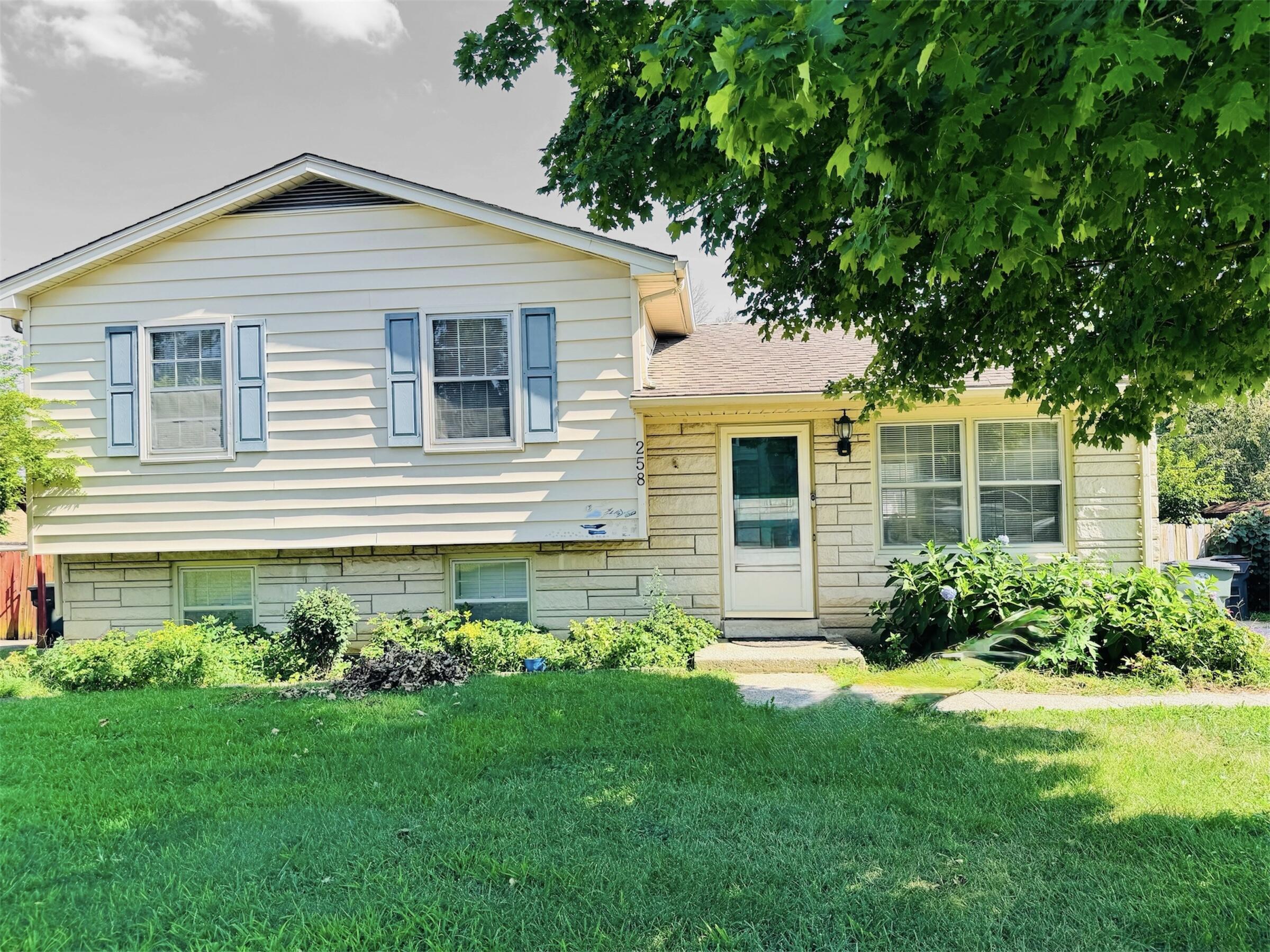 258 S Eagle Creek Drive Property Photo 1