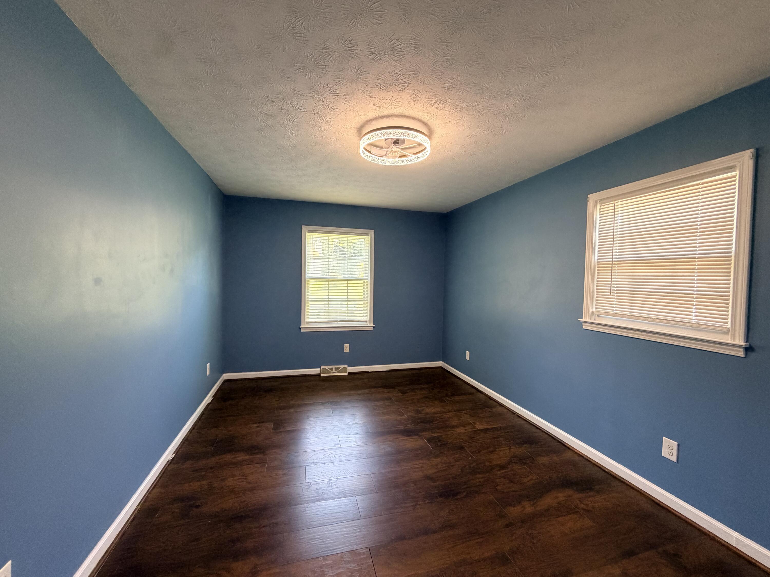 258 S Eagle Creek Drive Property Photo 18