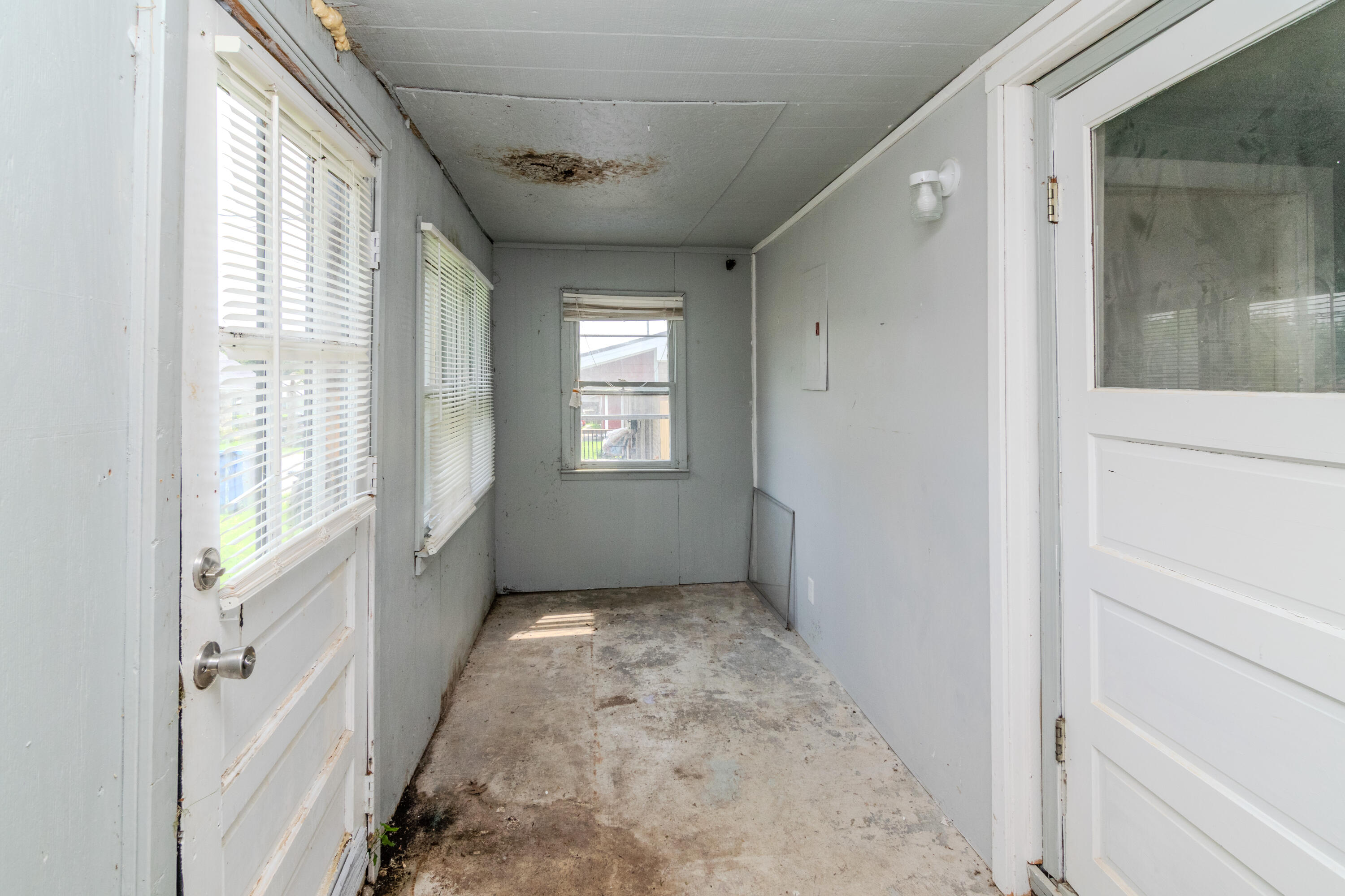 16 Denny Avenue Property Photo 4