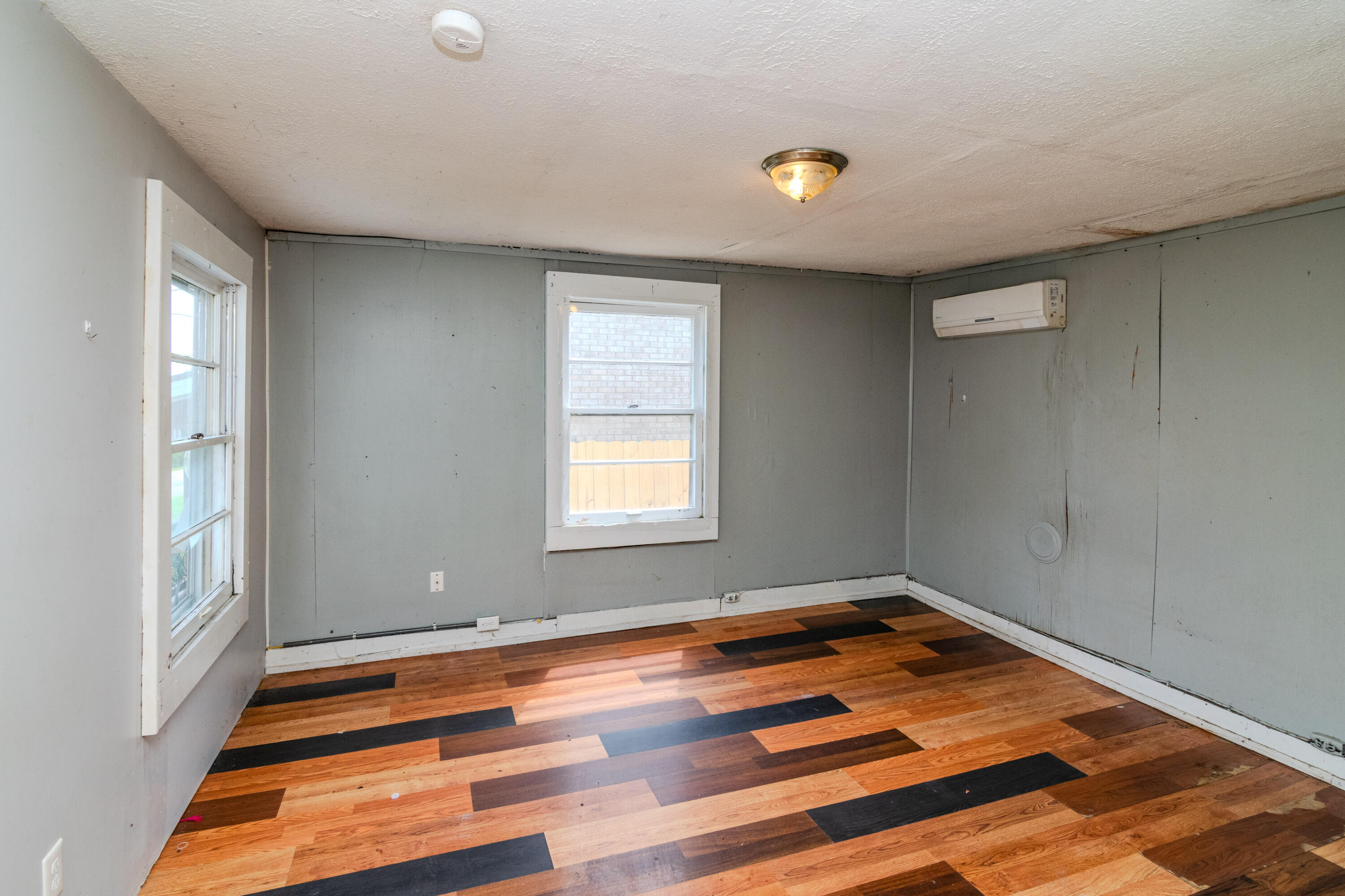 16 Denny Avenue Property Photo 5