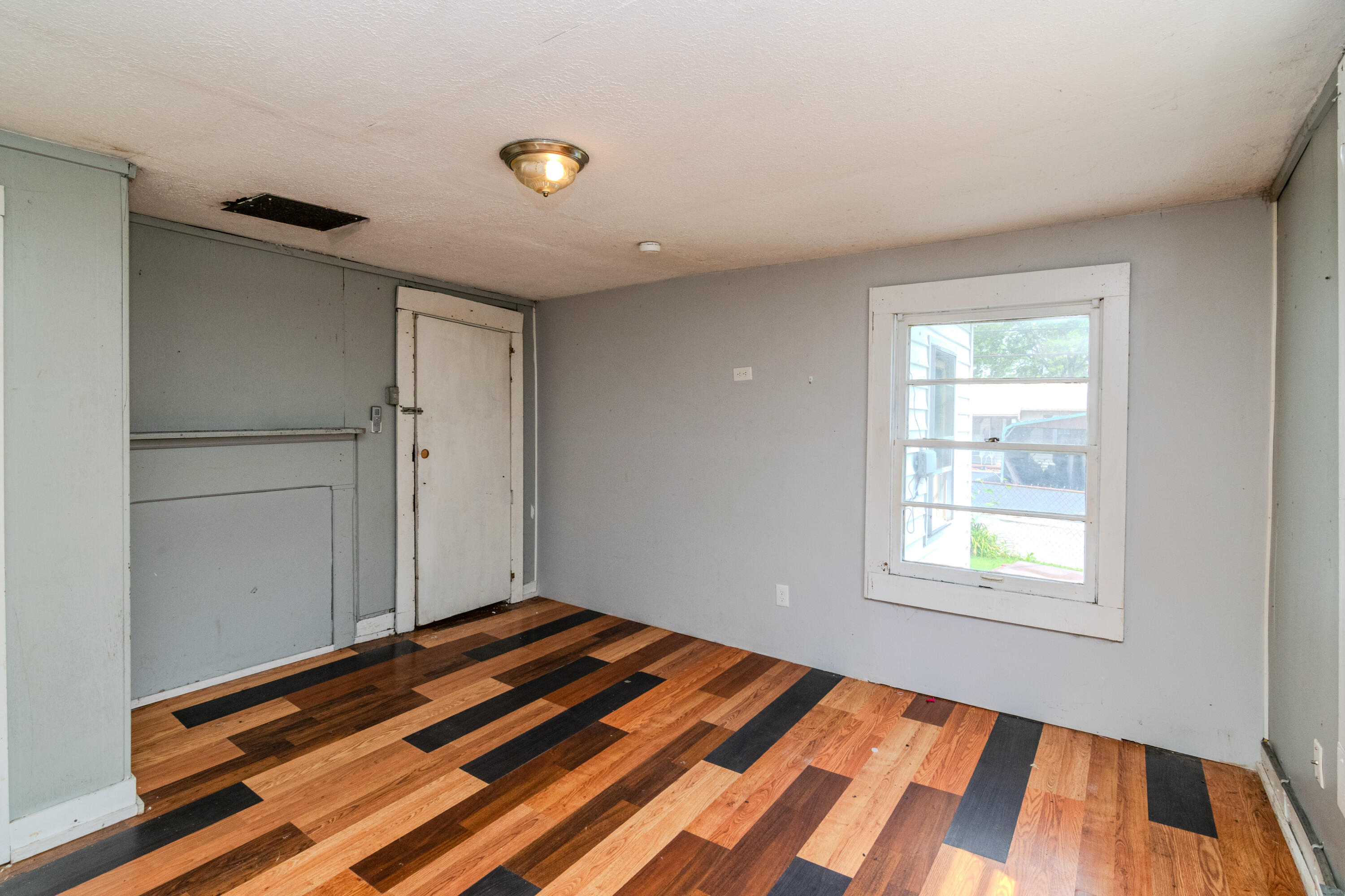 16 Denny Avenue Property Photo 7