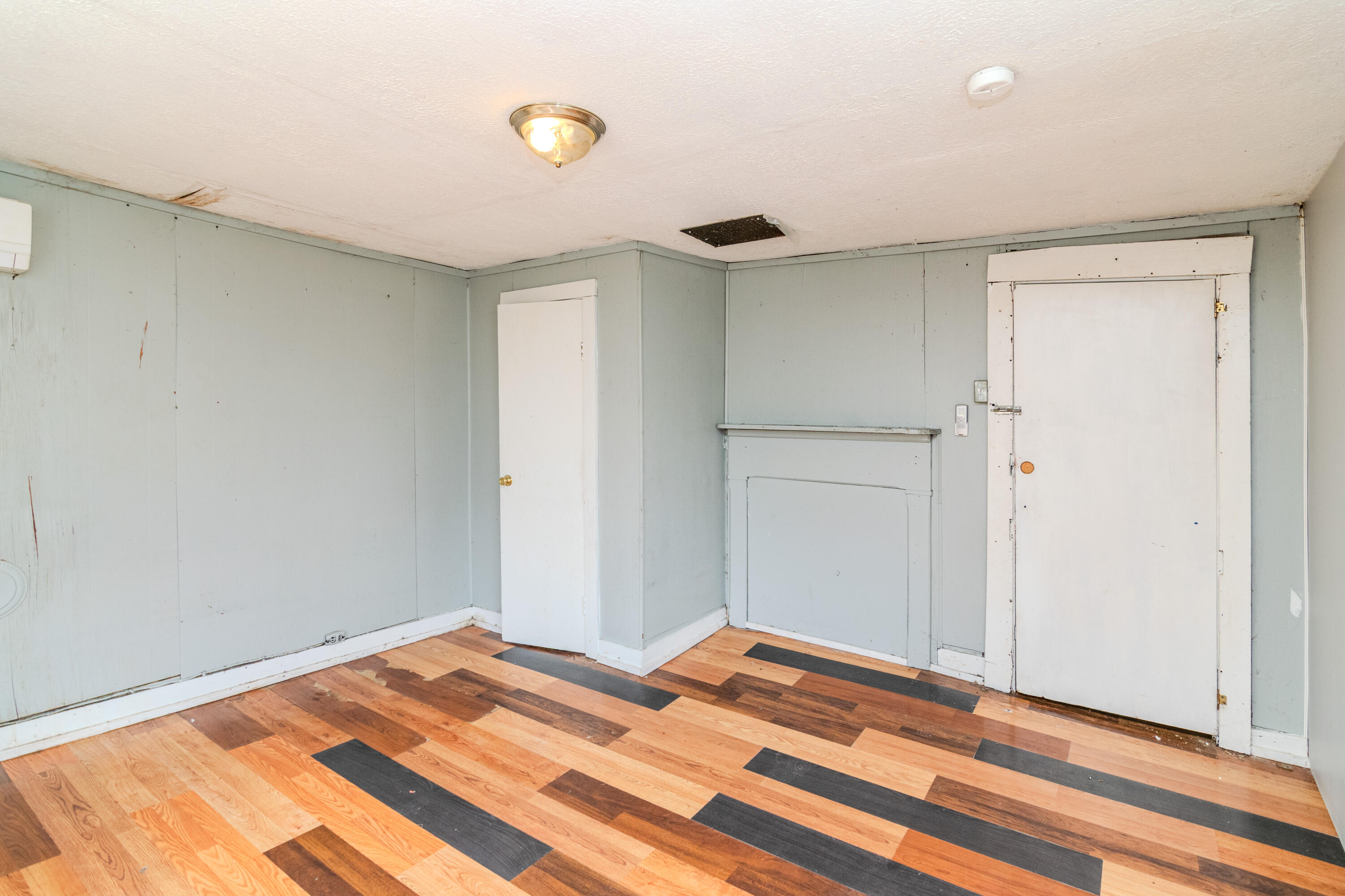 16 Denny Avenue Property Photo 8