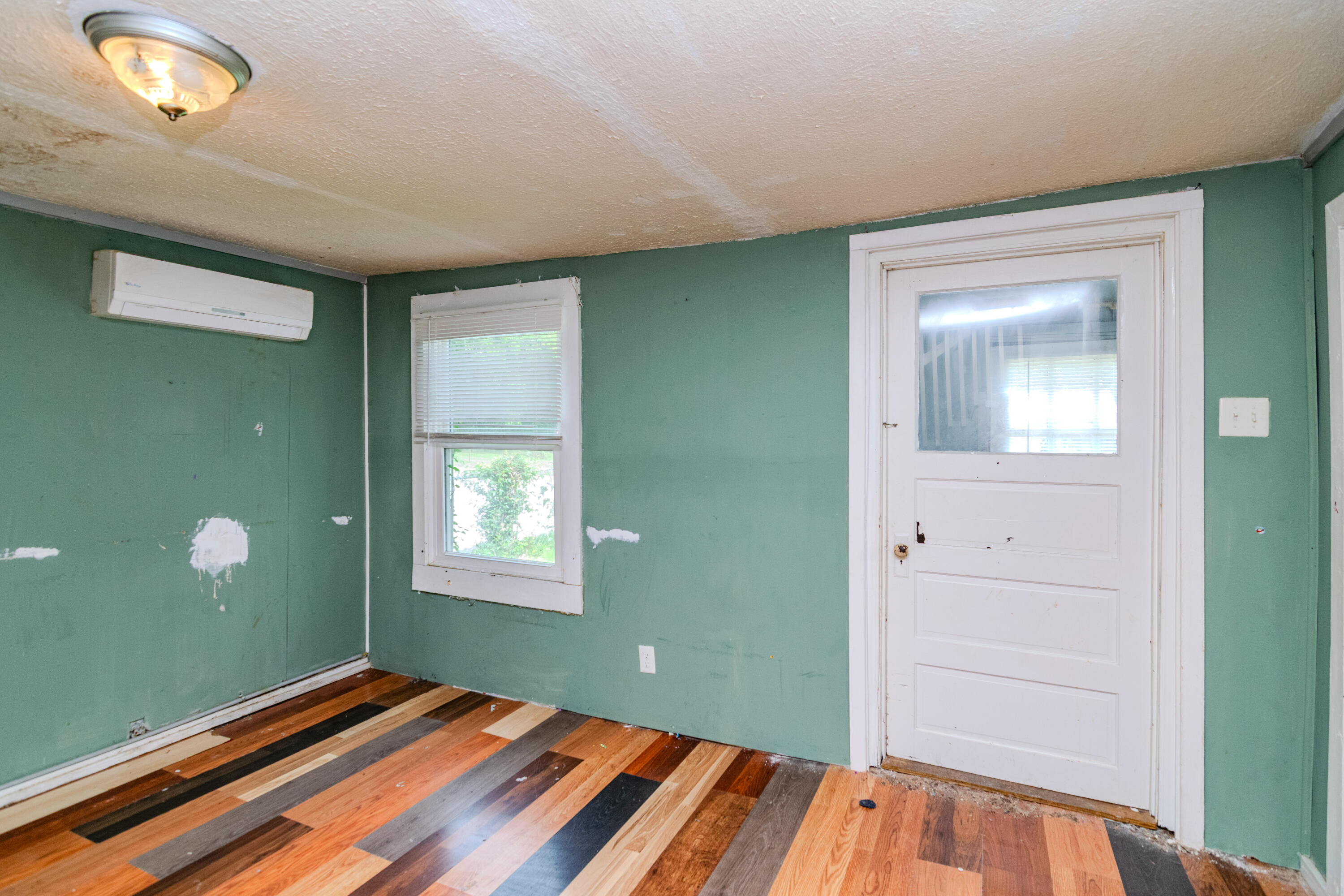 16 Denny Avenue Property Photo 10