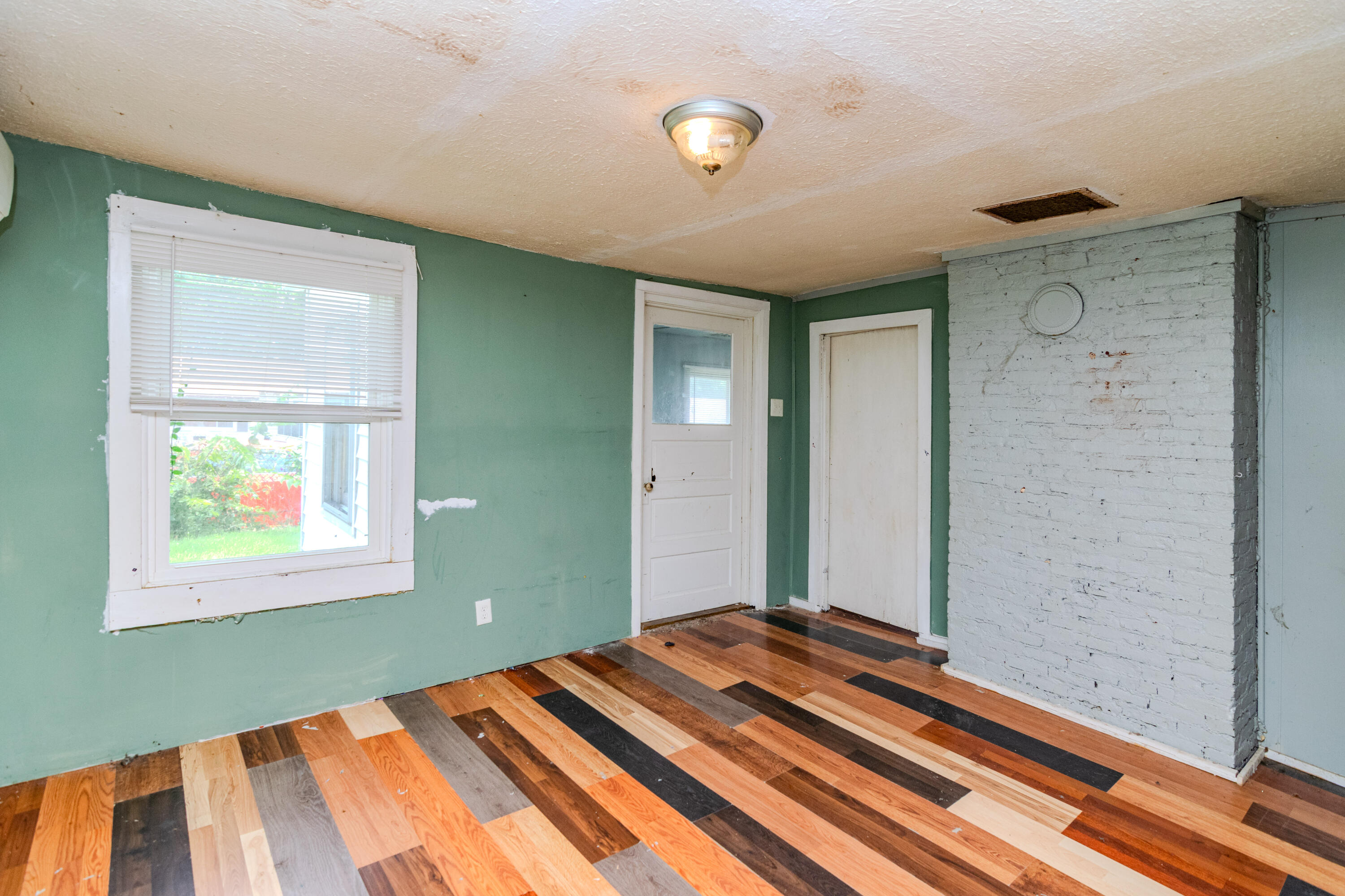 16 Denny Avenue Property Photo 11