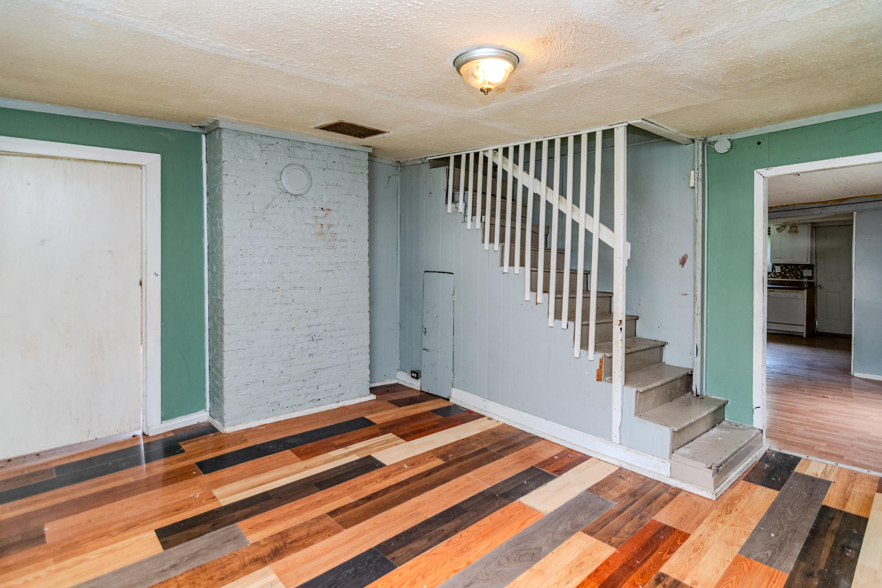 16 Denny Avenue Property Photo 12