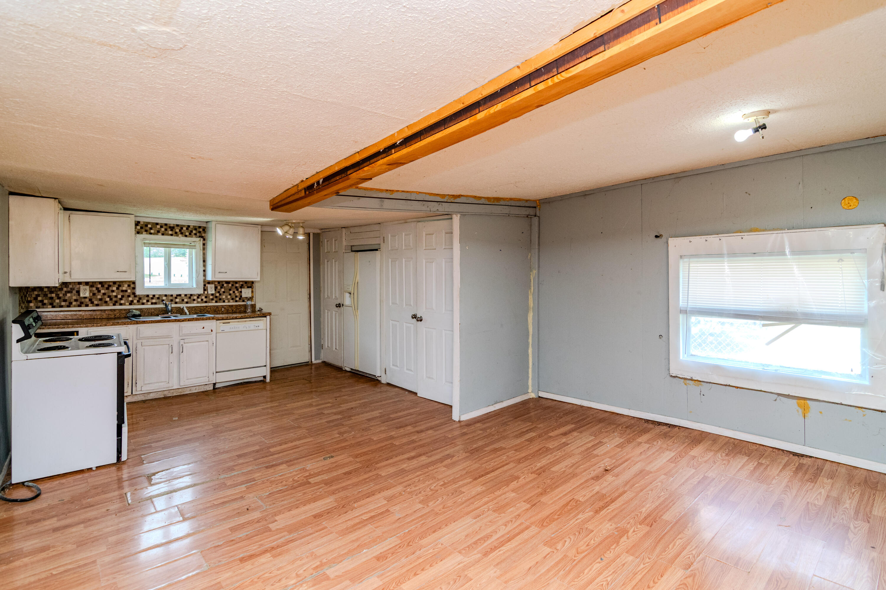 16 Denny Avenue Property Photo 14