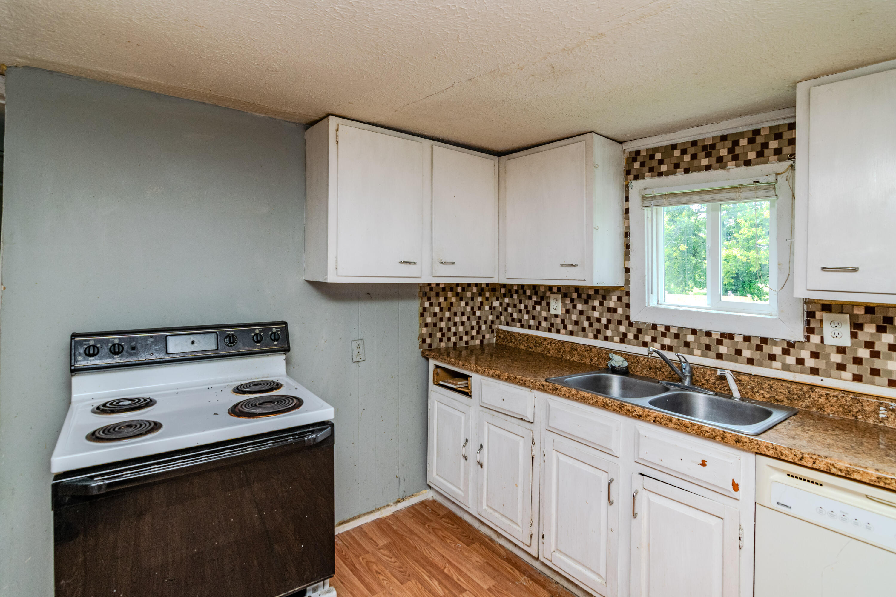16 Denny Avenue Property Photo 19