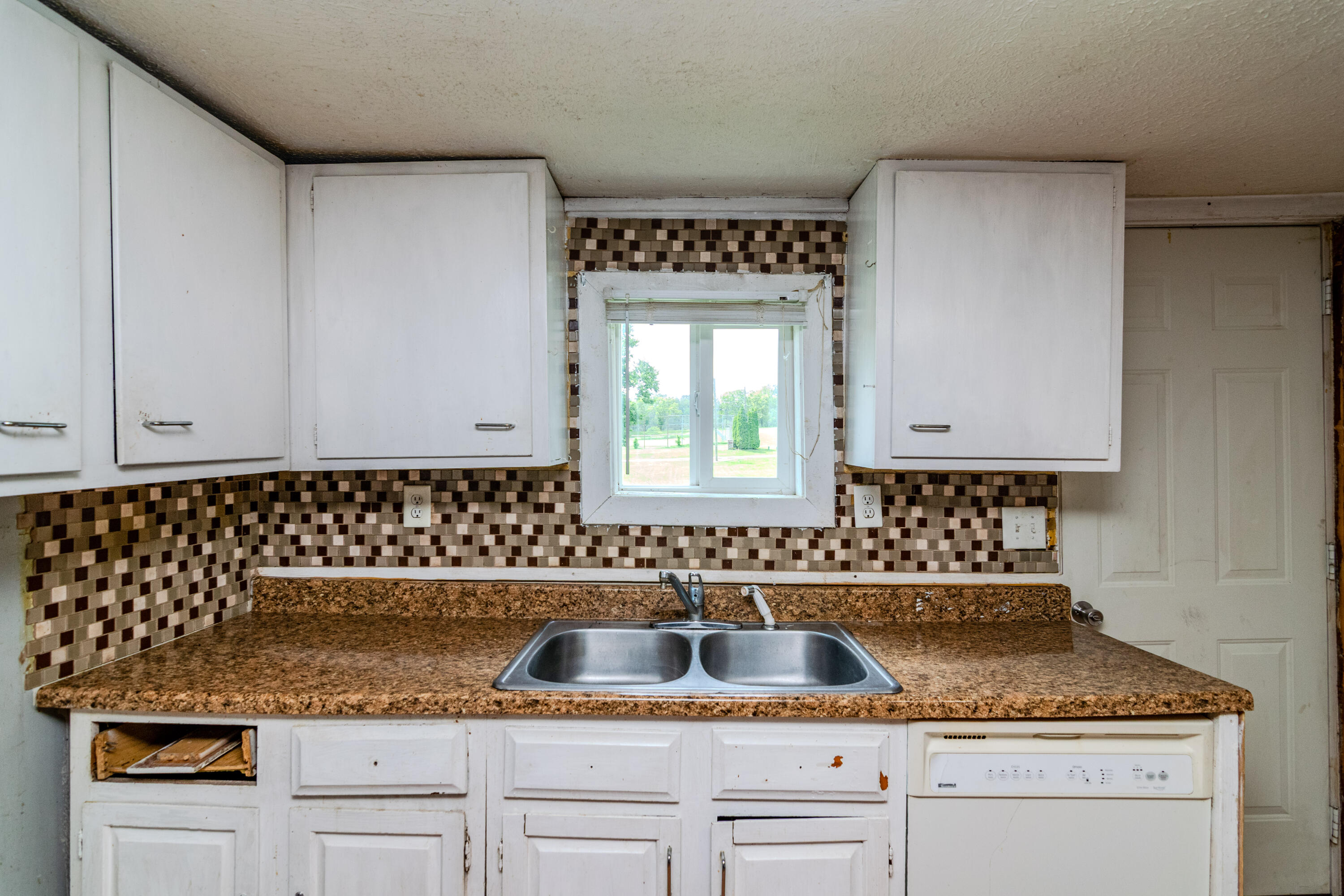16 Denny Avenue Property Photo 20