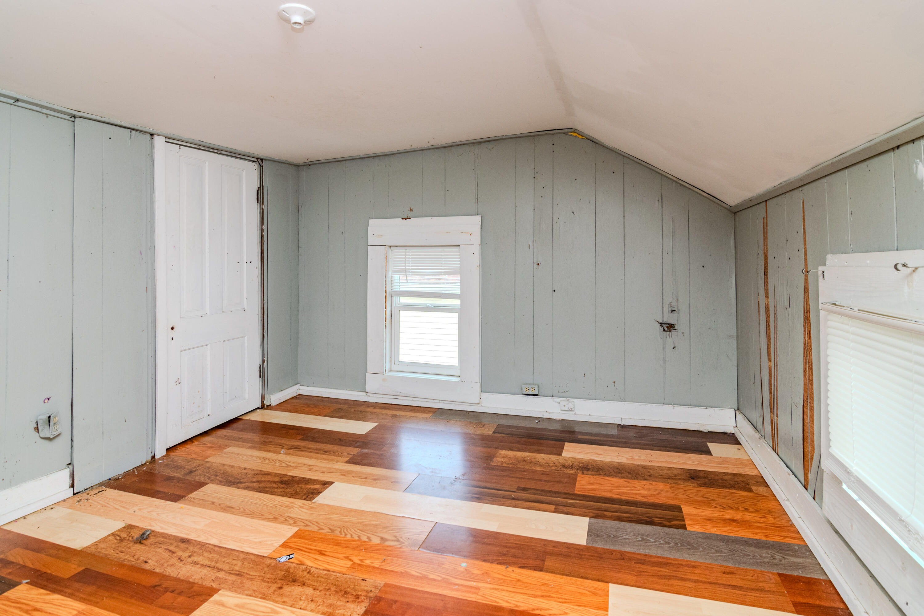 16 Denny Avenue Property Photo 29