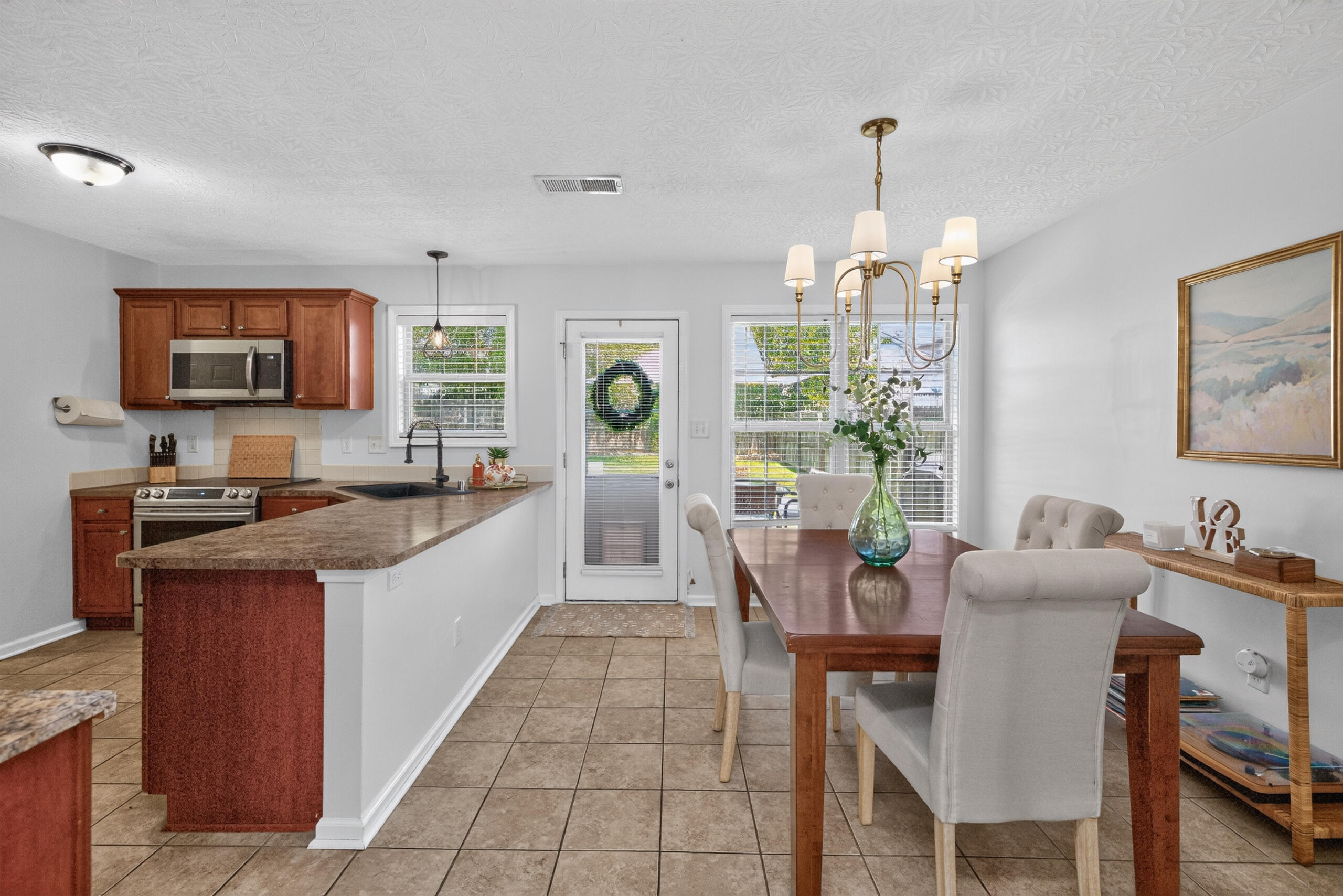 3057 River Run Trail Property Photo 5