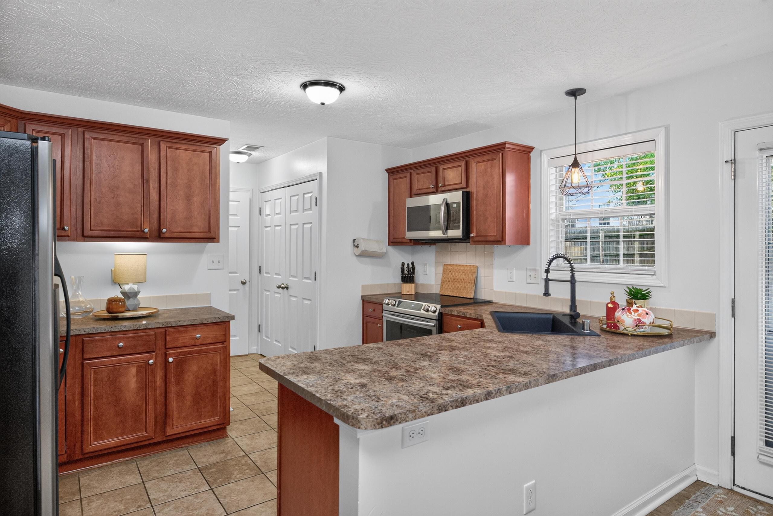 3057 River Run Trail Property Photo 8