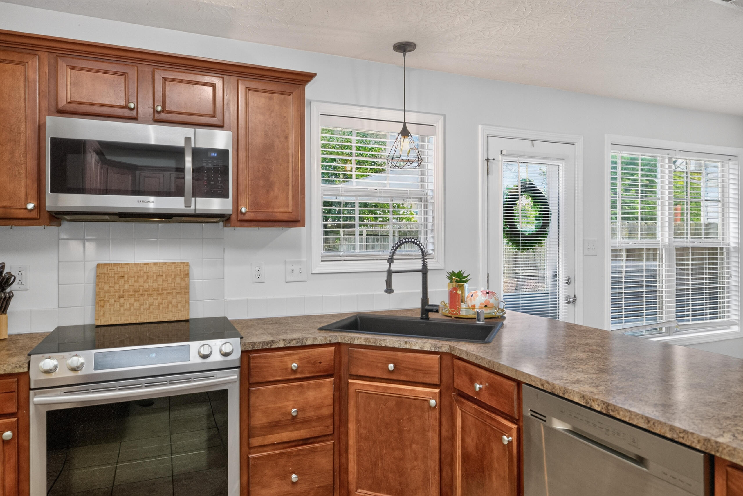 3057 River Run Trail Property Photo 9