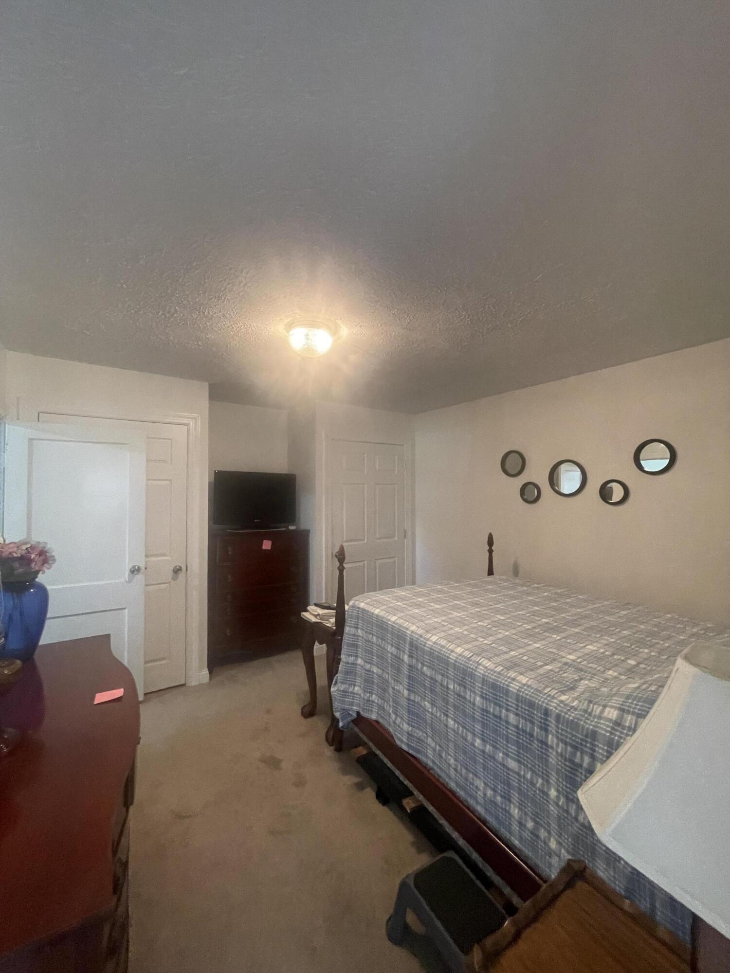 312 N Broadway Property Photo 8