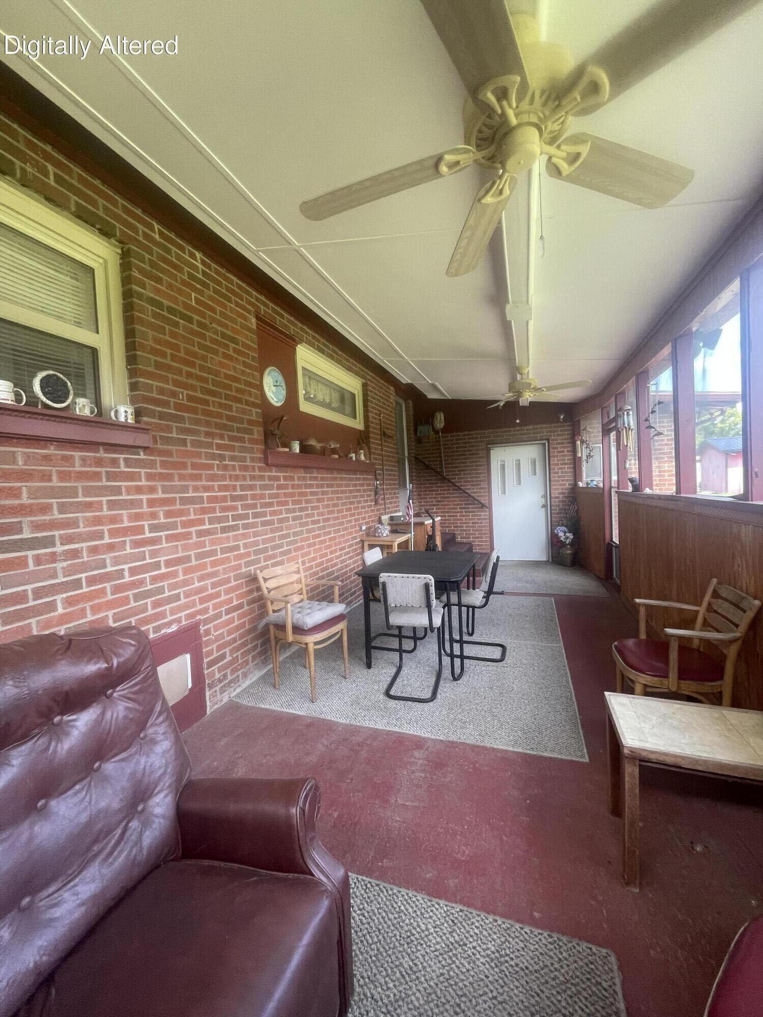 312 N Broadway Property Photo 21