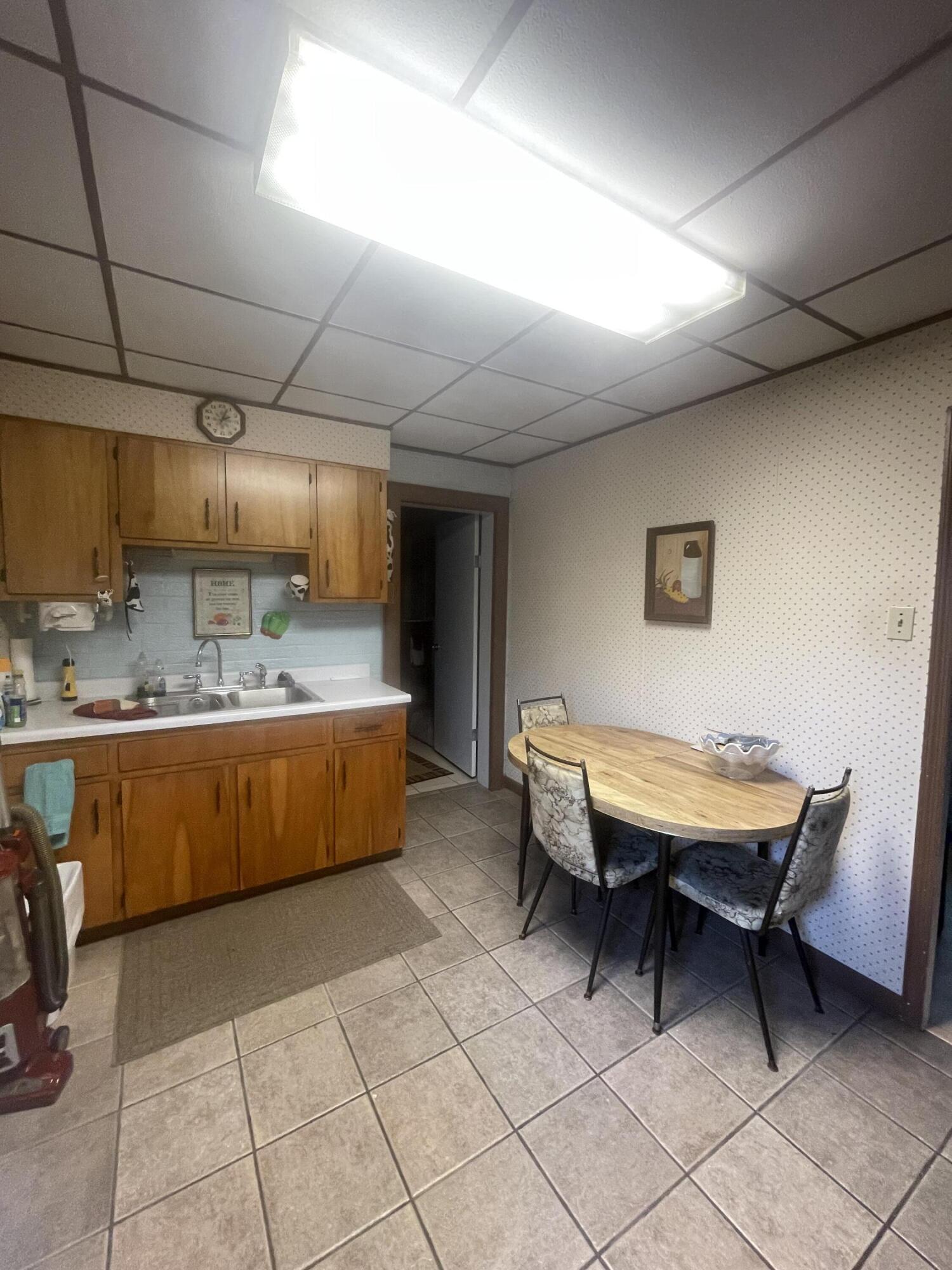 312 N Broadway Property Photo 25