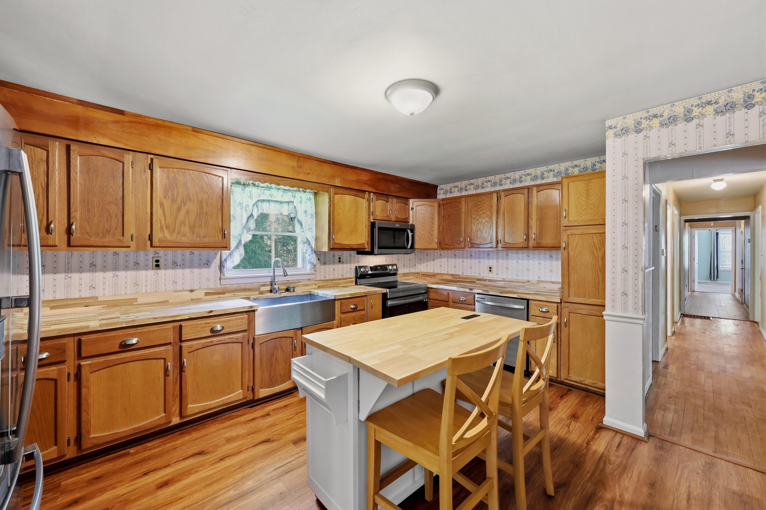 1587 Fairview Road Property Photo 5