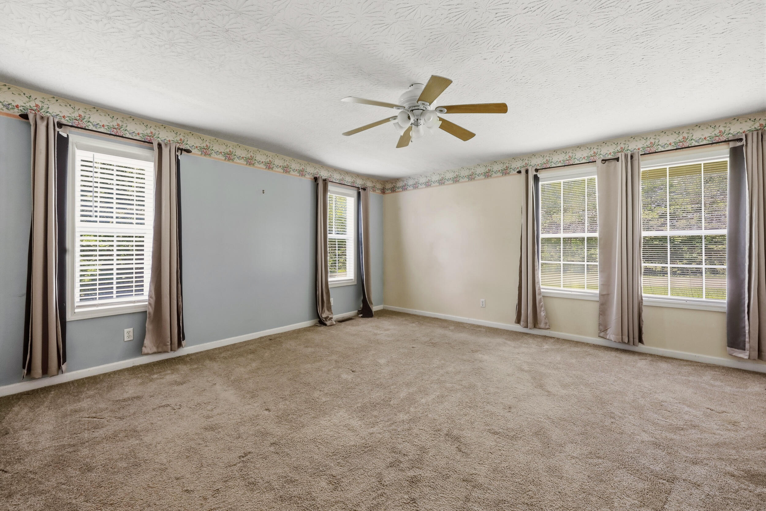 1587 Fairview Road Property Photo 10