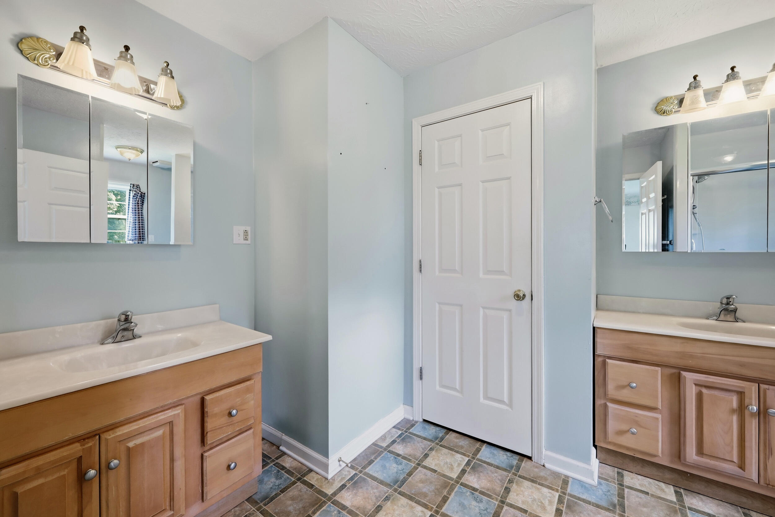 1587 Fairview Road Property Photo 12
