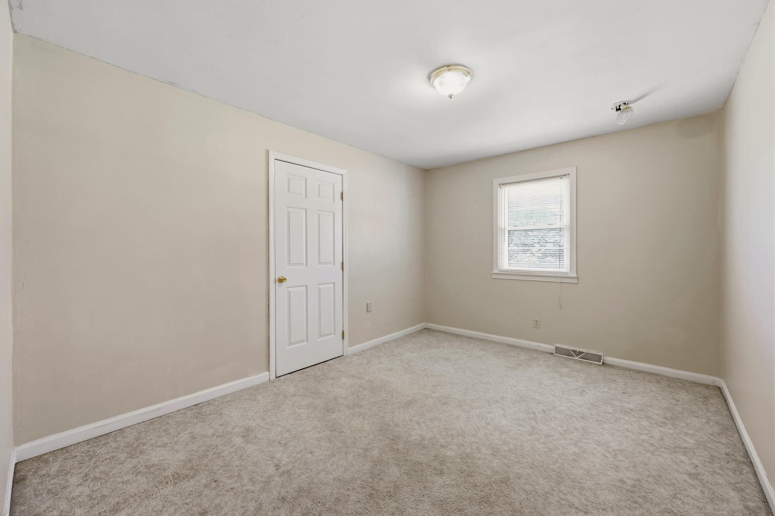 1587 Fairview Road Property Photo 14