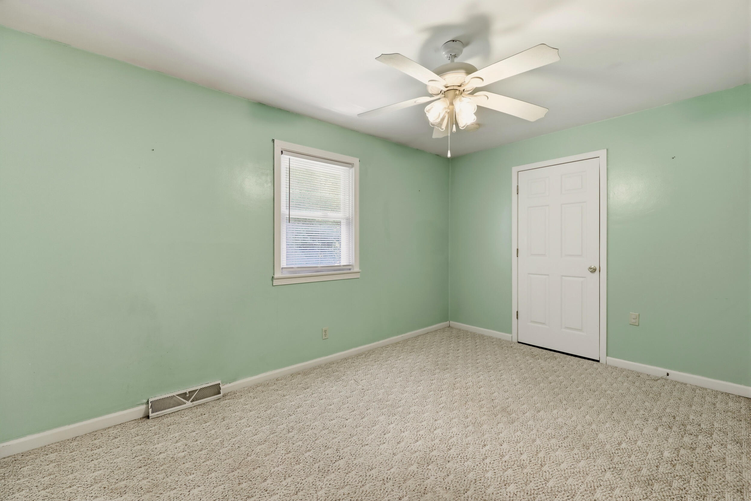 1587 Fairview Road Property Photo 19