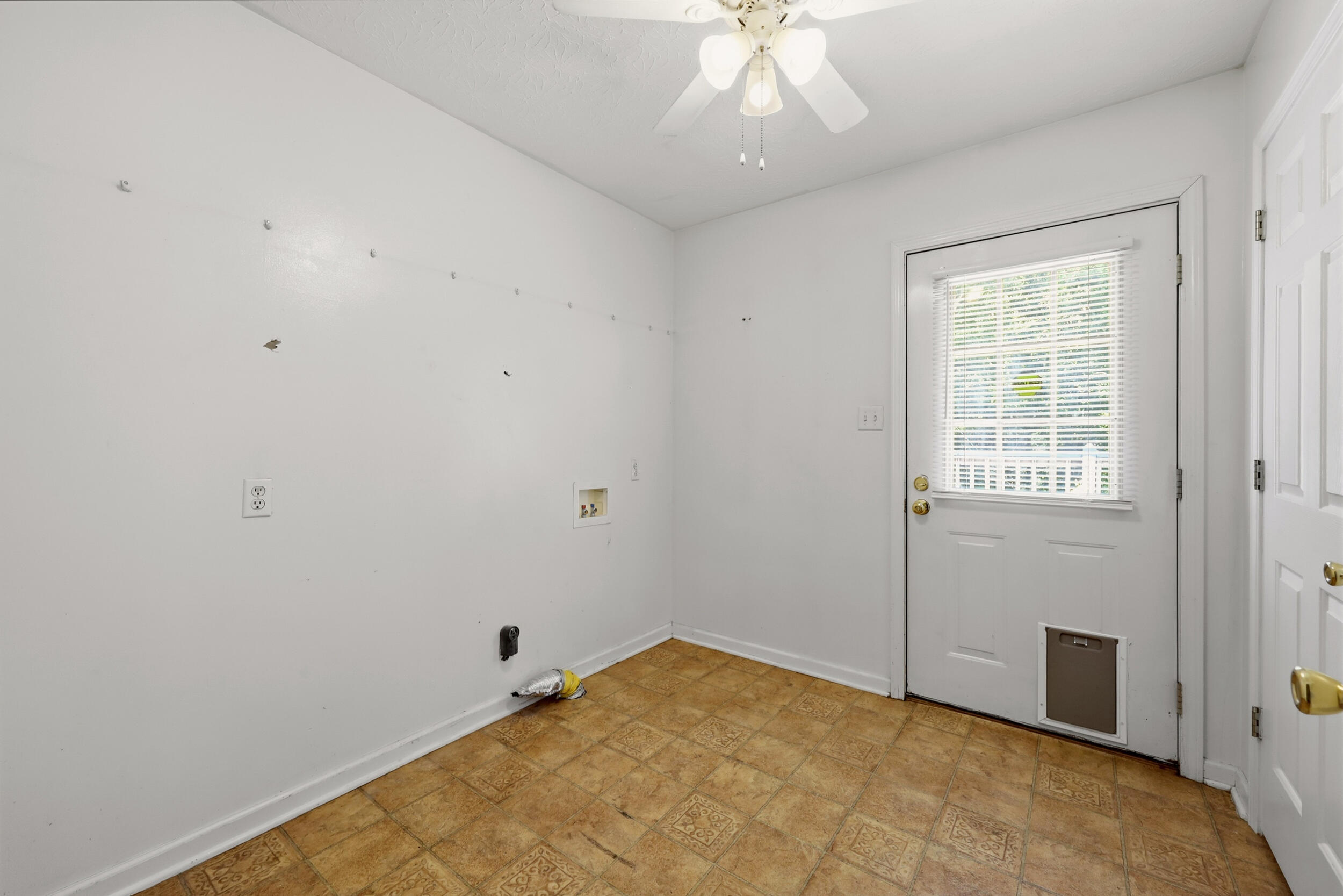 1587 Fairview Road Property Photo 21