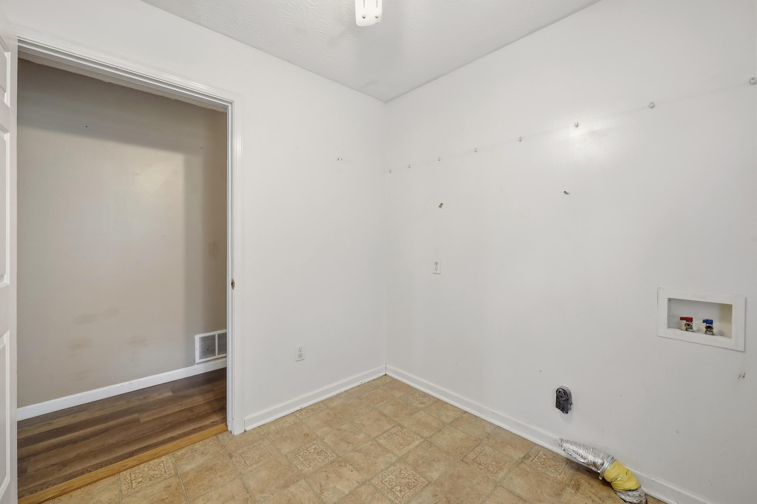 1587 Fairview Road Property Photo 22