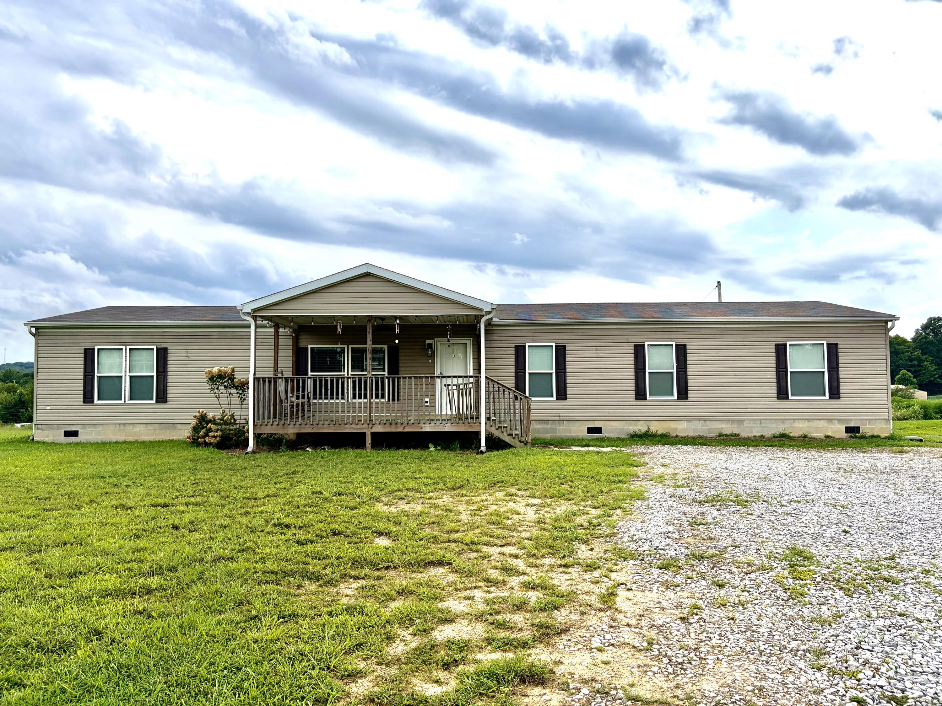 935 Stoney Fork Road Property Photo 1