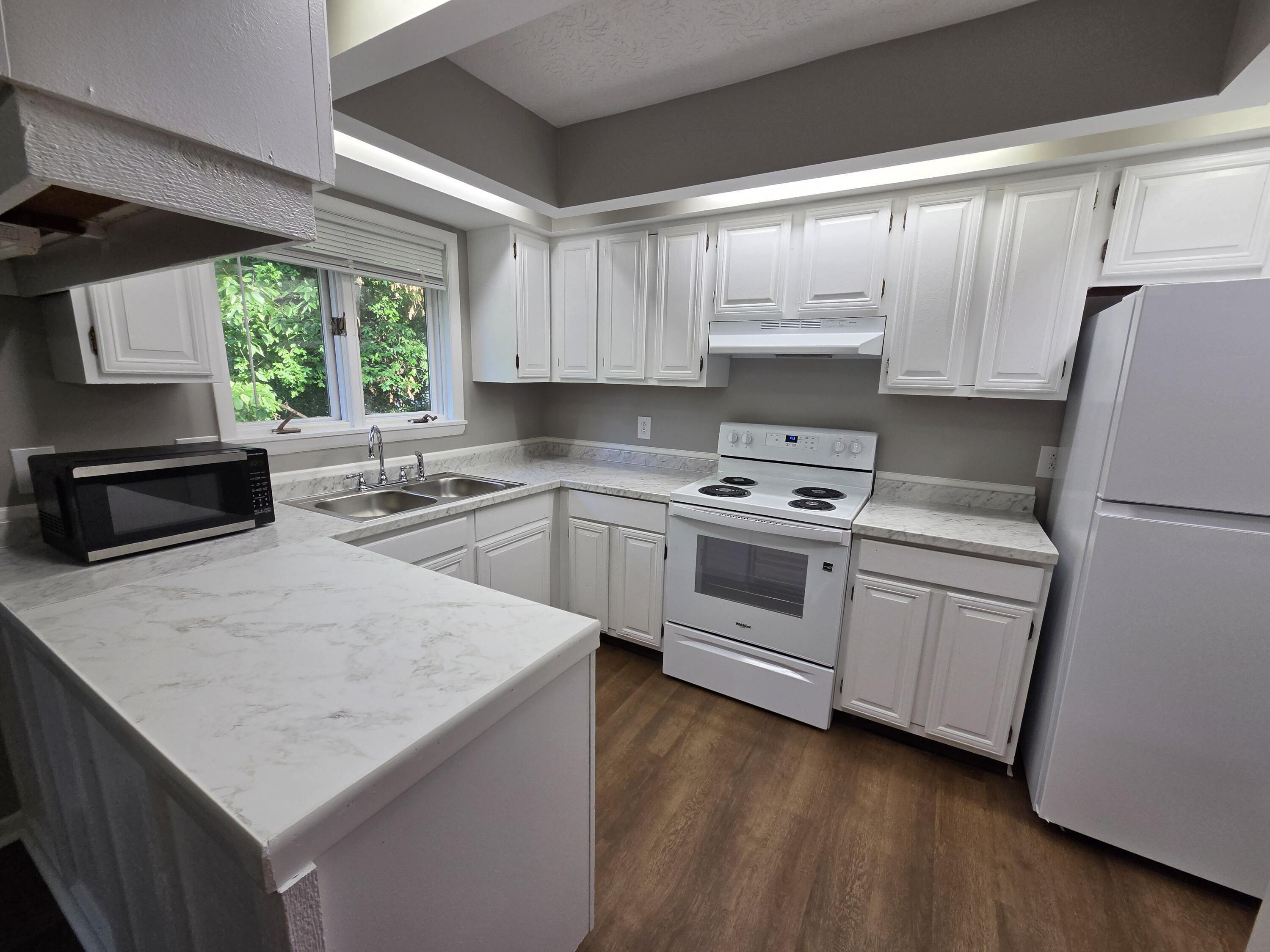 3406 Alpine Court Property Photo 4