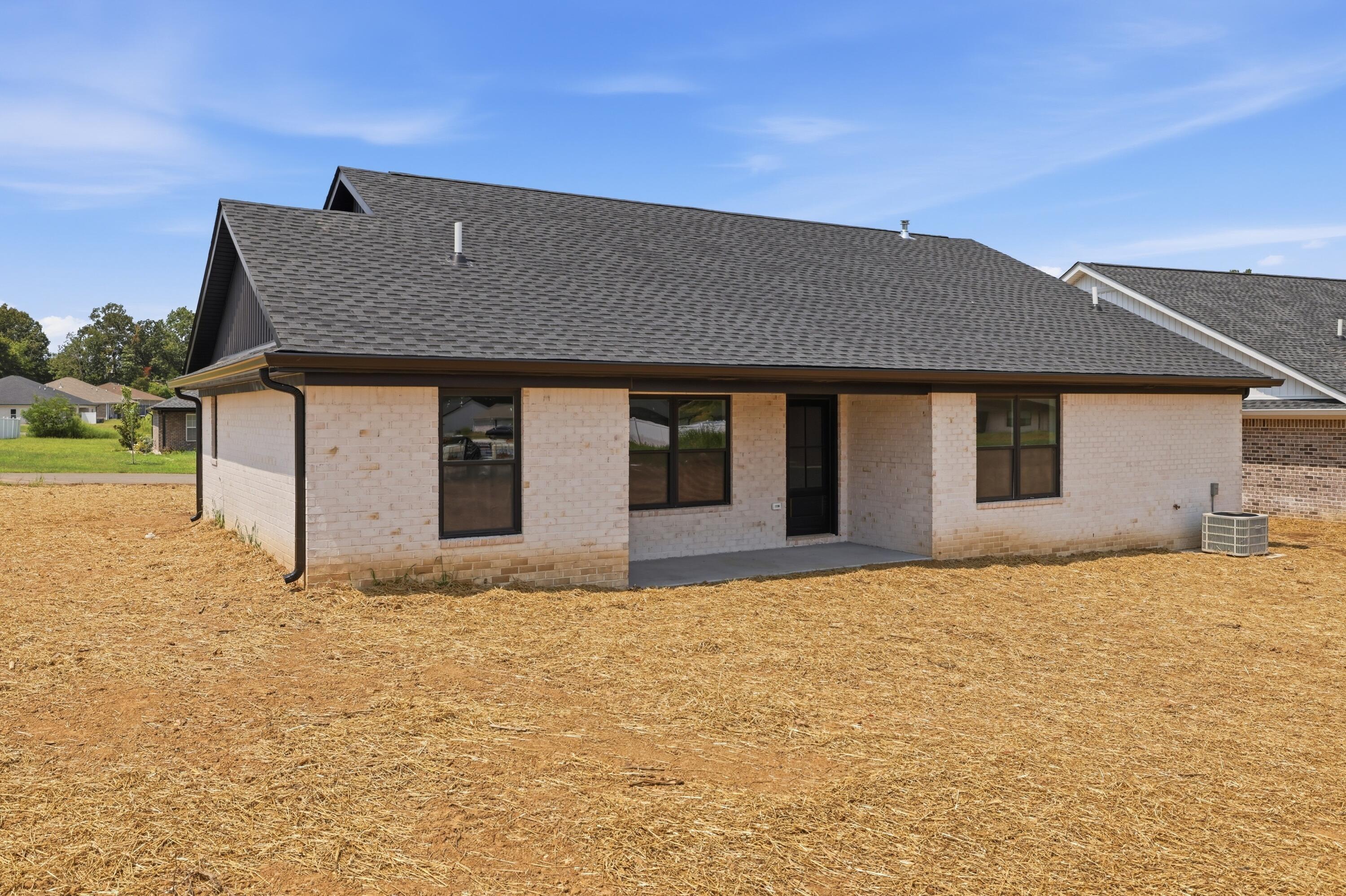 100 Clover Crescent Property Photo 5