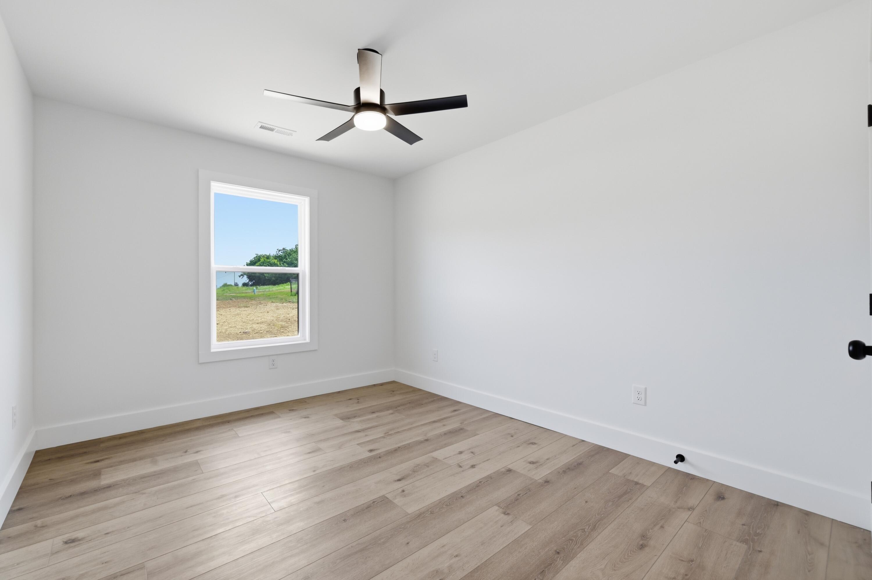 100 Clover Crescent Property Photo 23