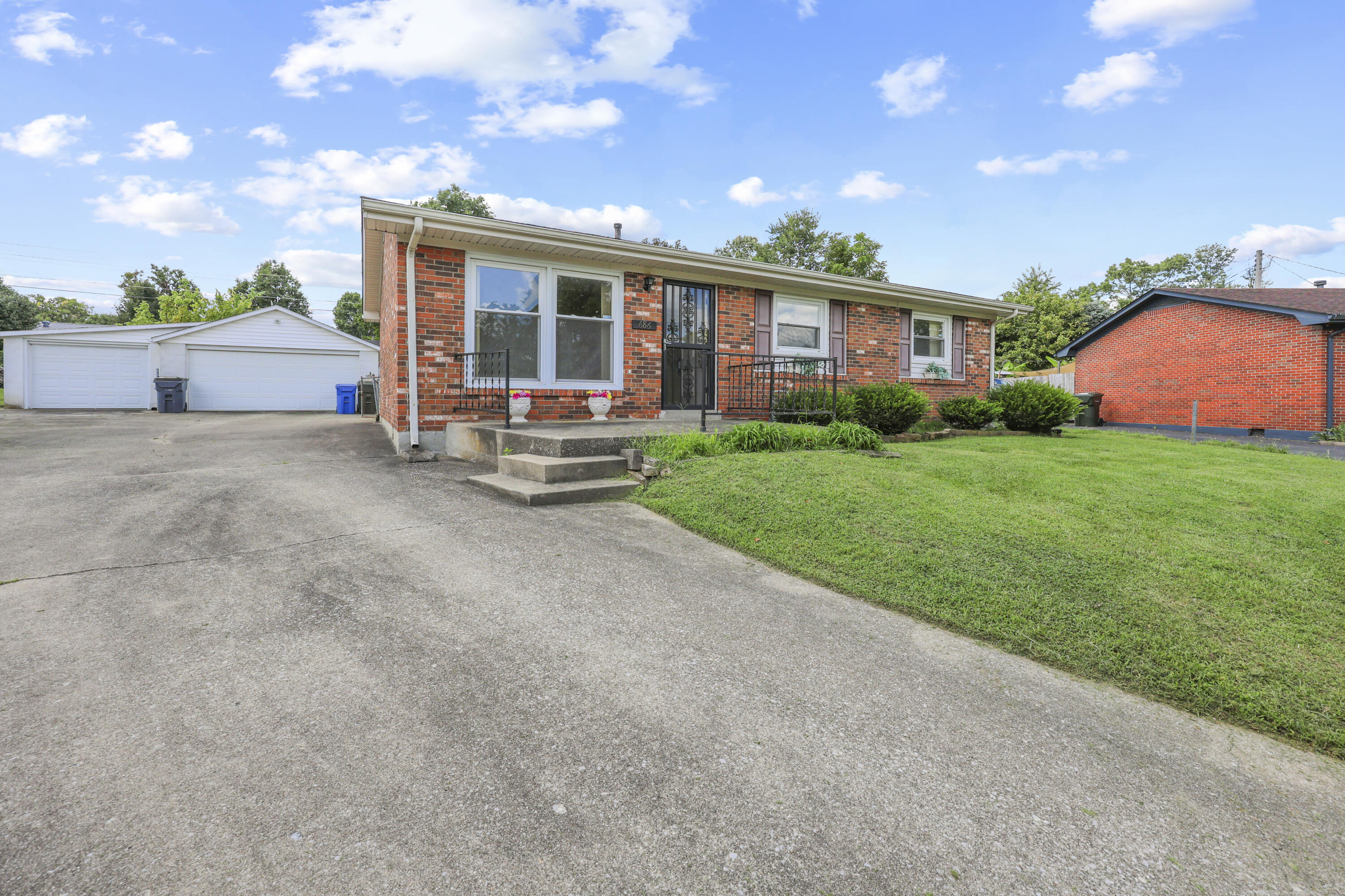 686 Harr Circle Property Photo 1