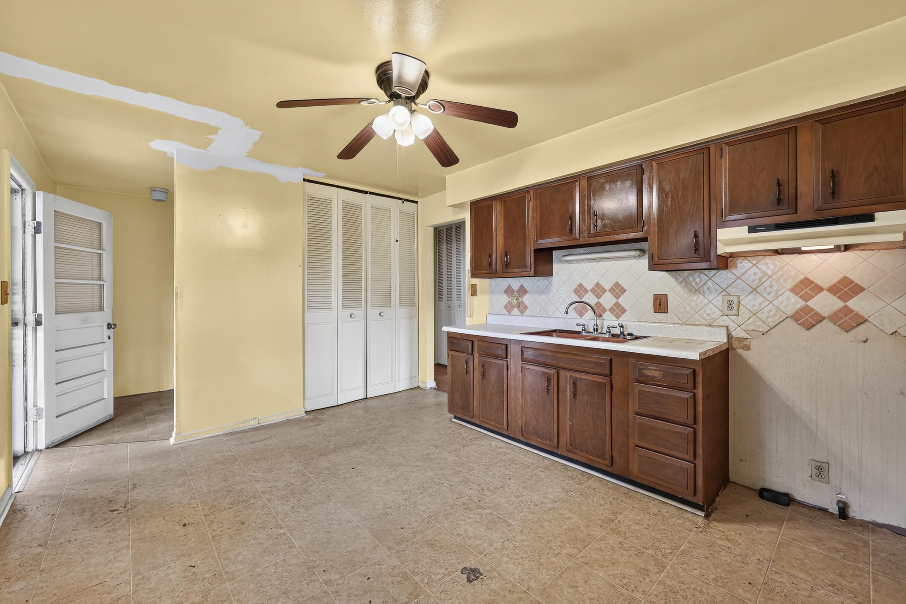 686 Harr Circle Property Photo 12