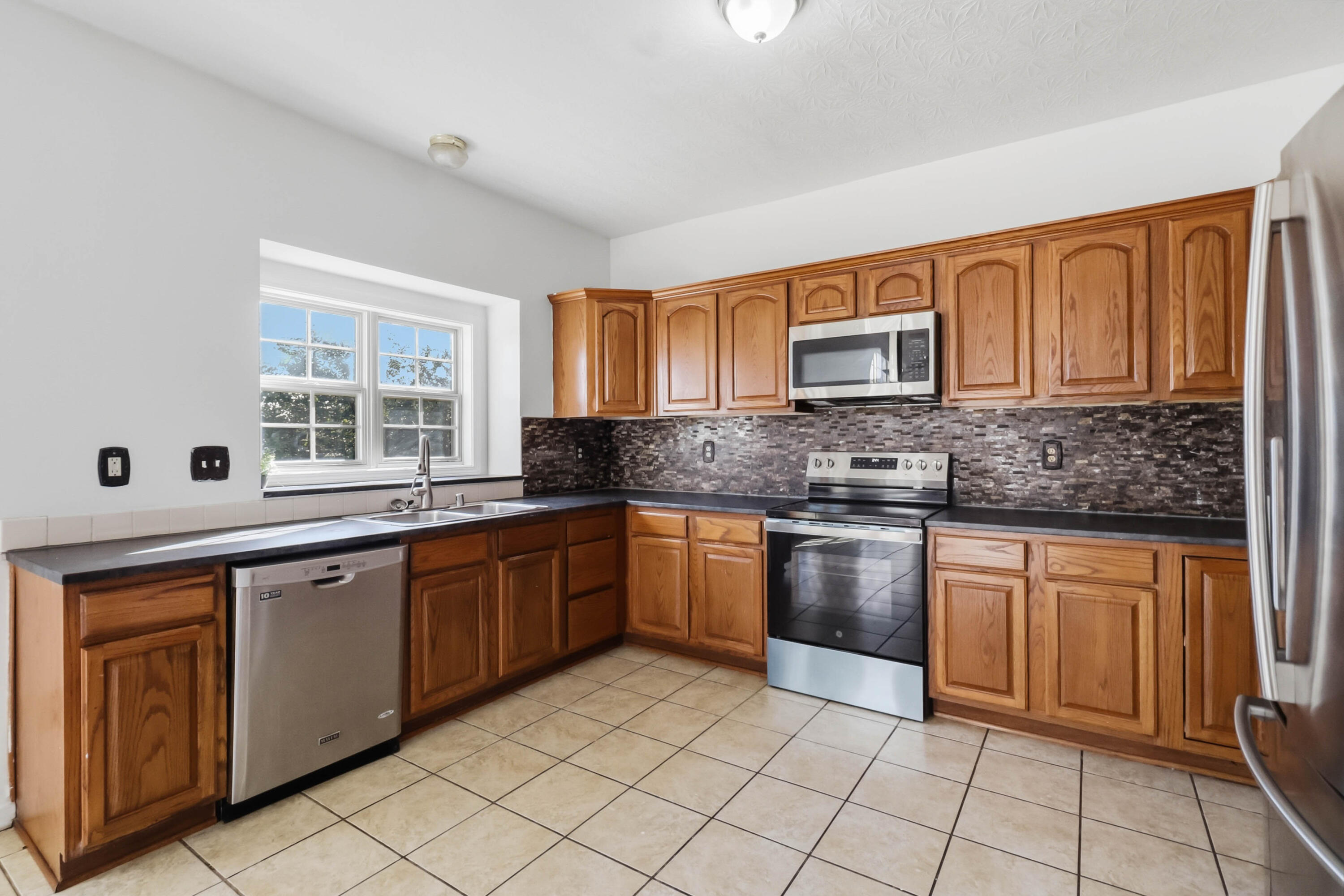 919 Winding Oak Trail Property Photo 6