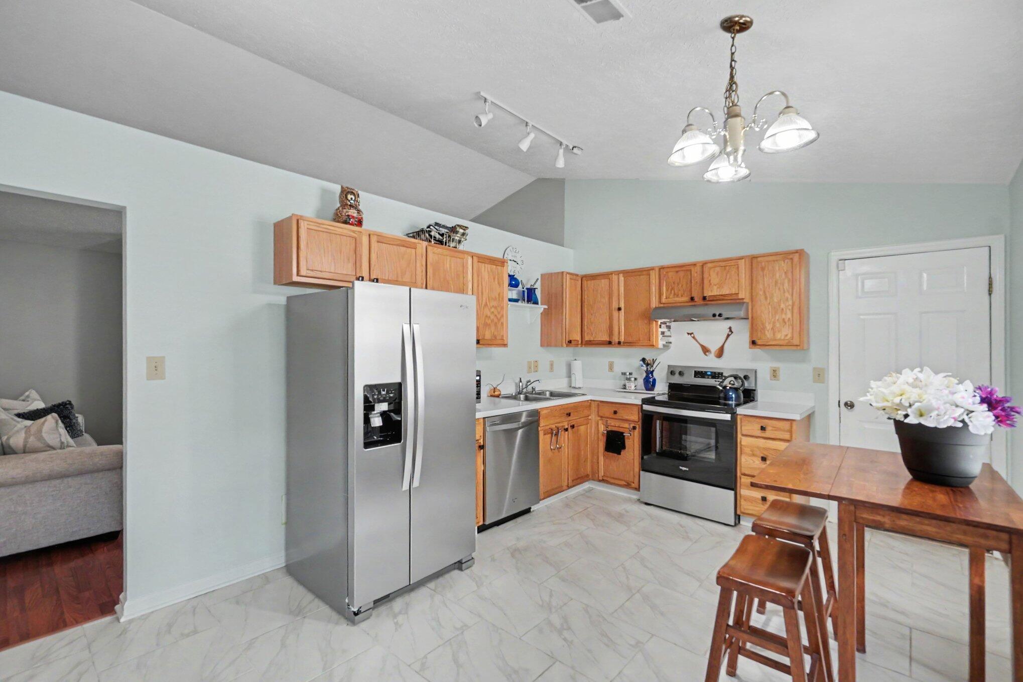 2149 Wilkes Way Property Photo 4