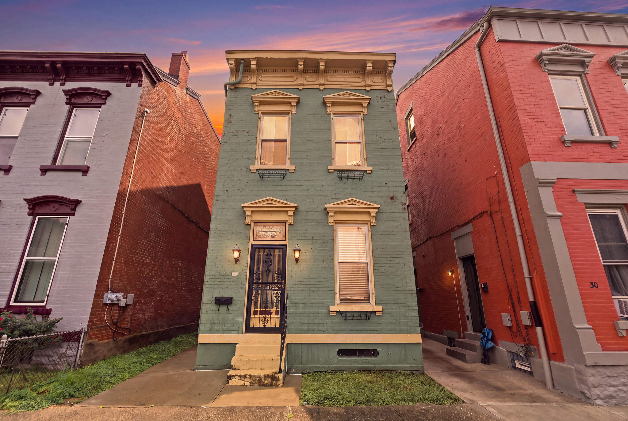 28 W 10th Street