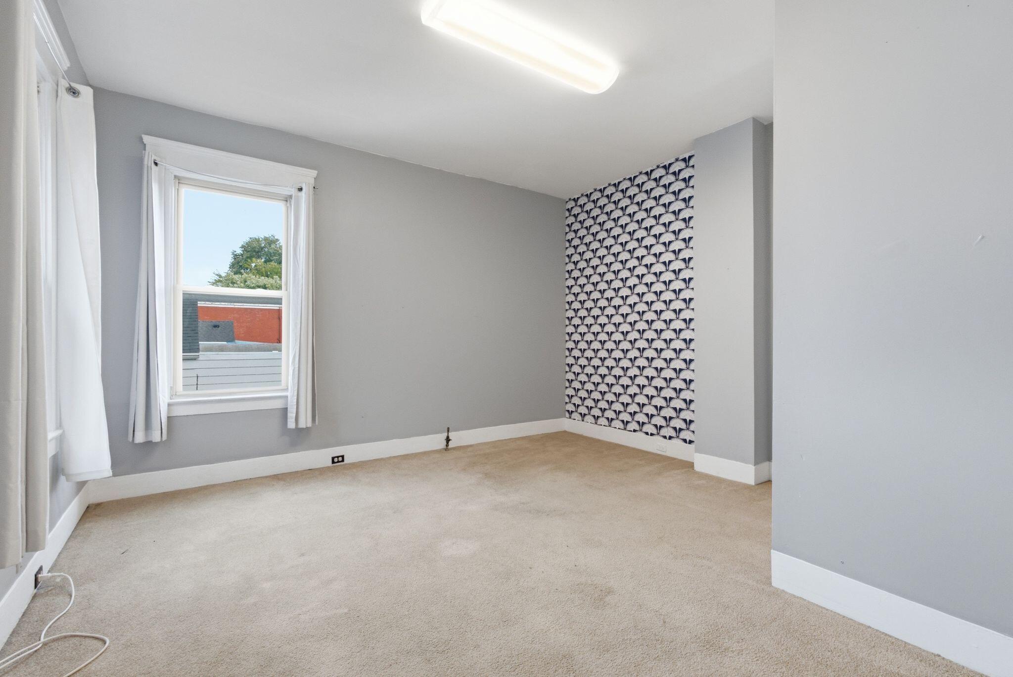 28 W 10th Street Property Photo 5
