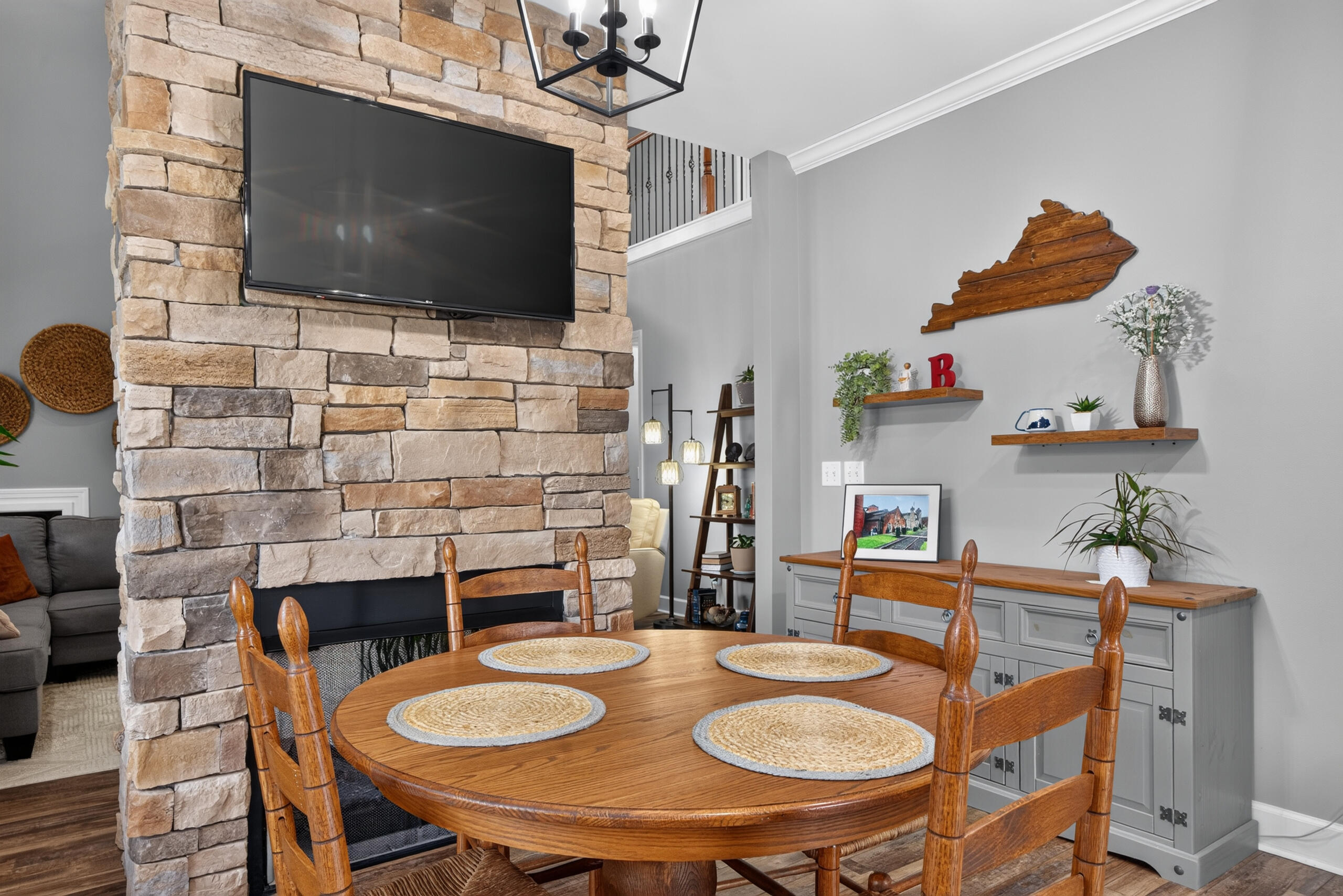 4352 Stuart Hall Boulevard Property Photo 12