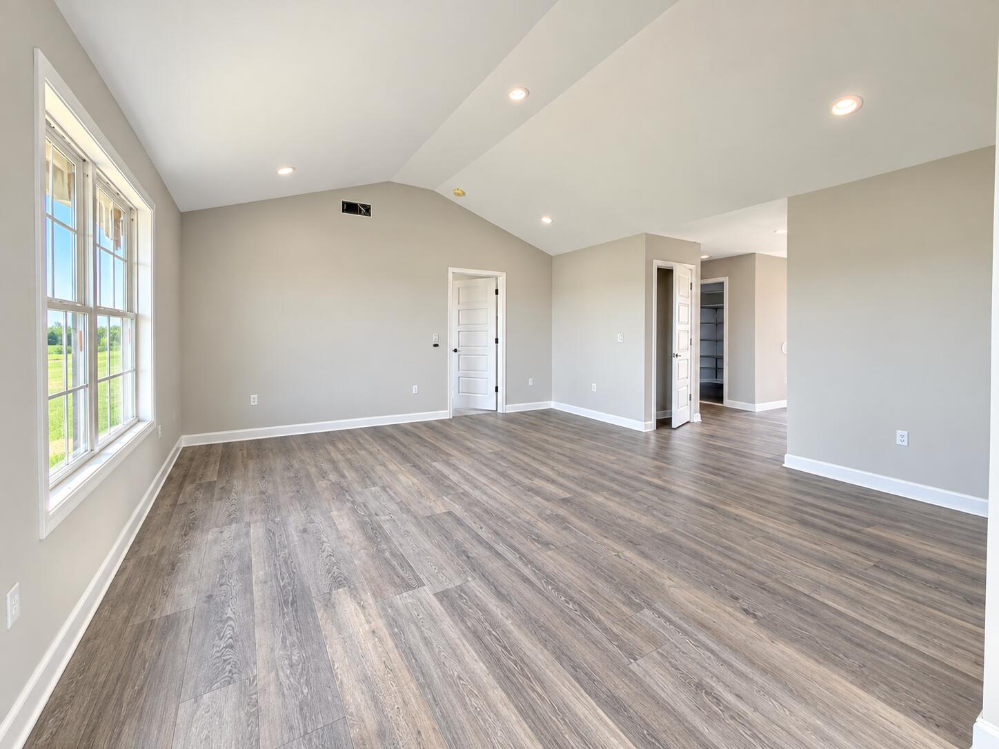 275 Stoney Creek Way Property Photo 4