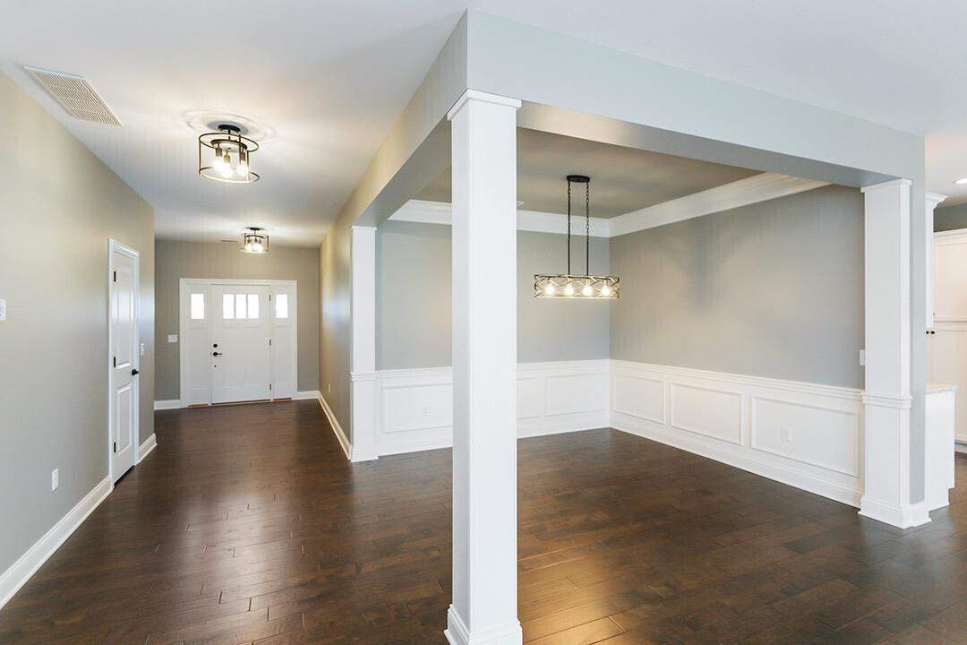927 Paddock Court Property Photo 7
