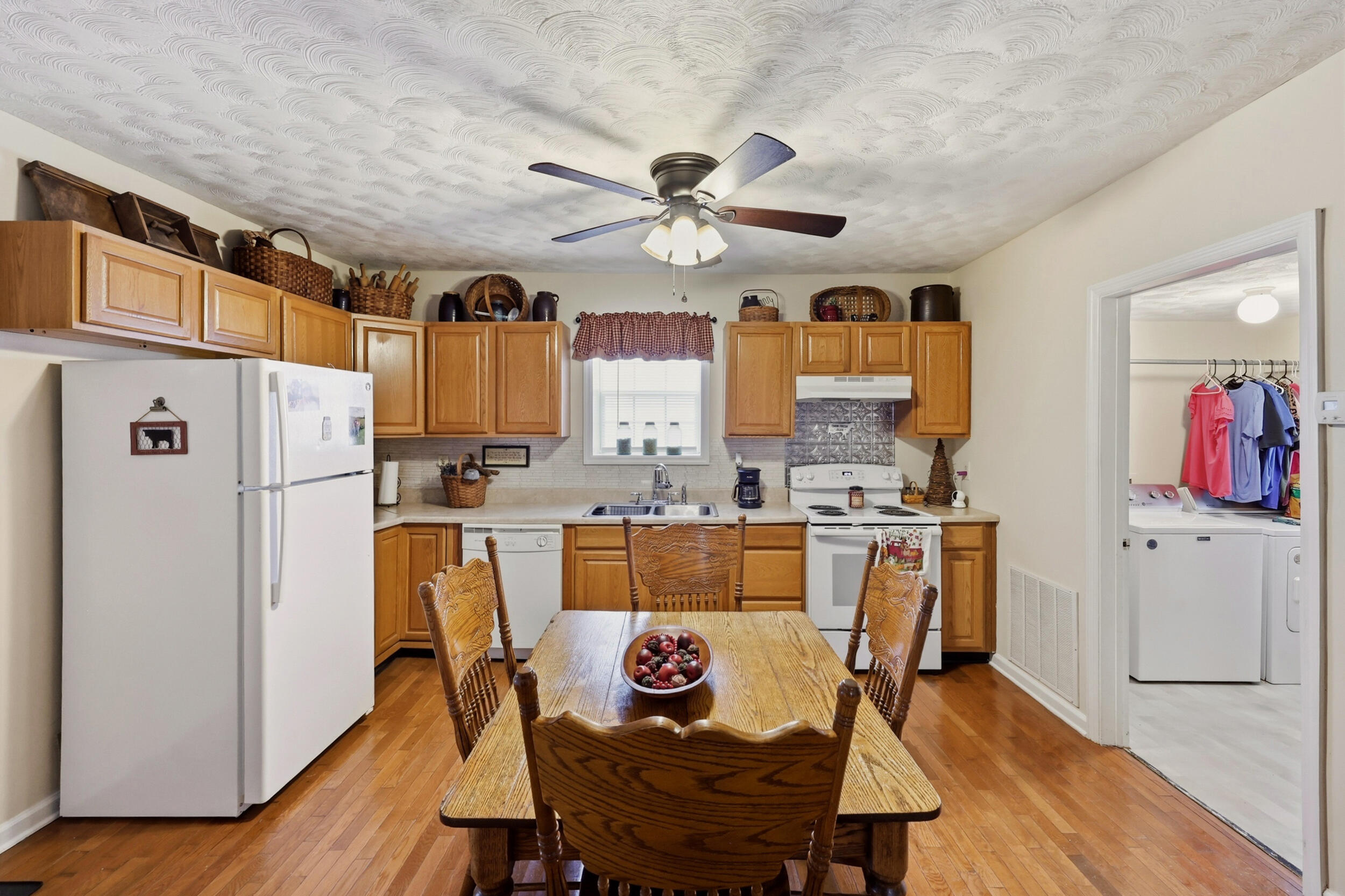313 Poplar Street Property Photo 6