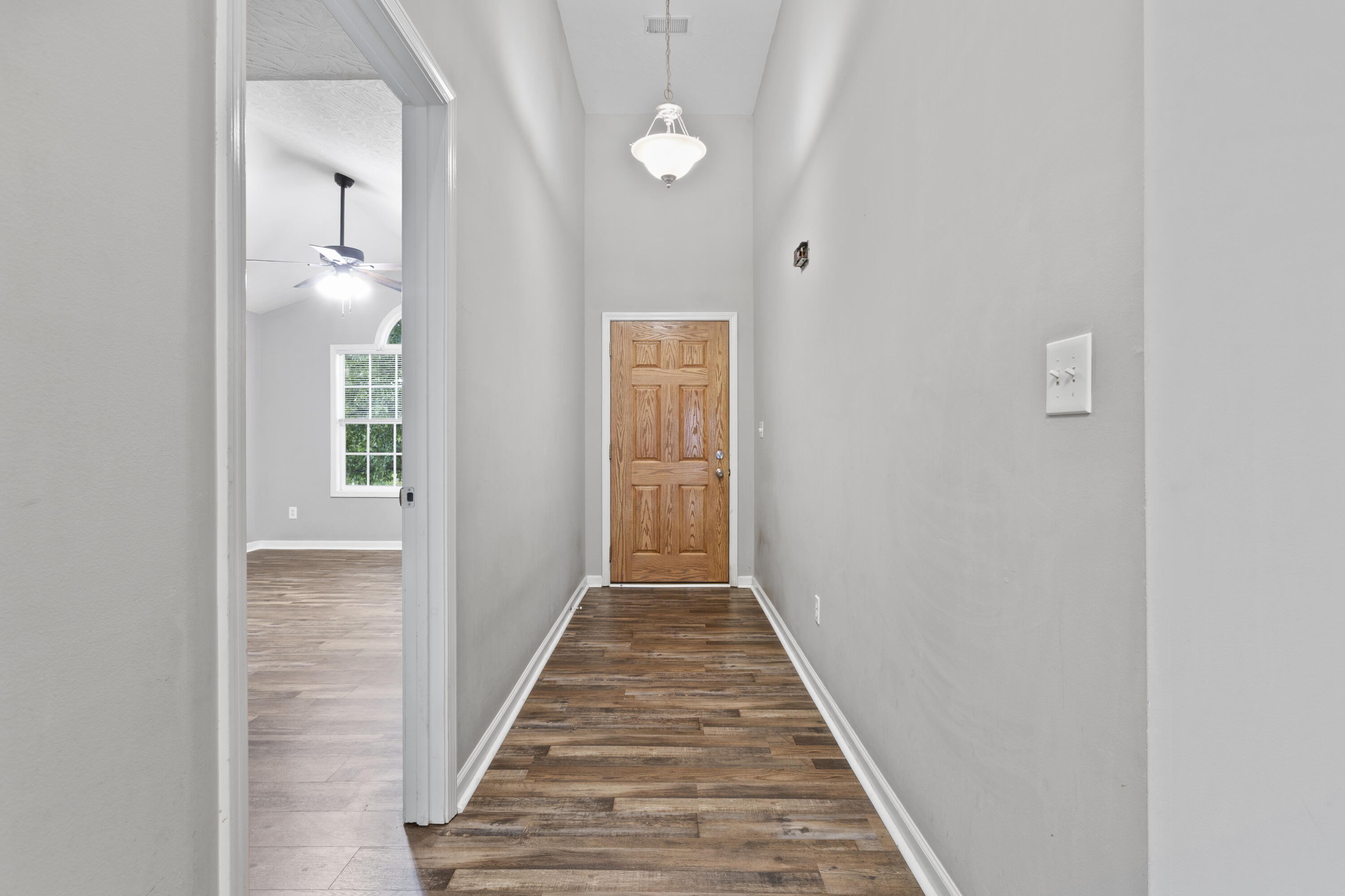 106 Final Turn Circle Property Photo 6