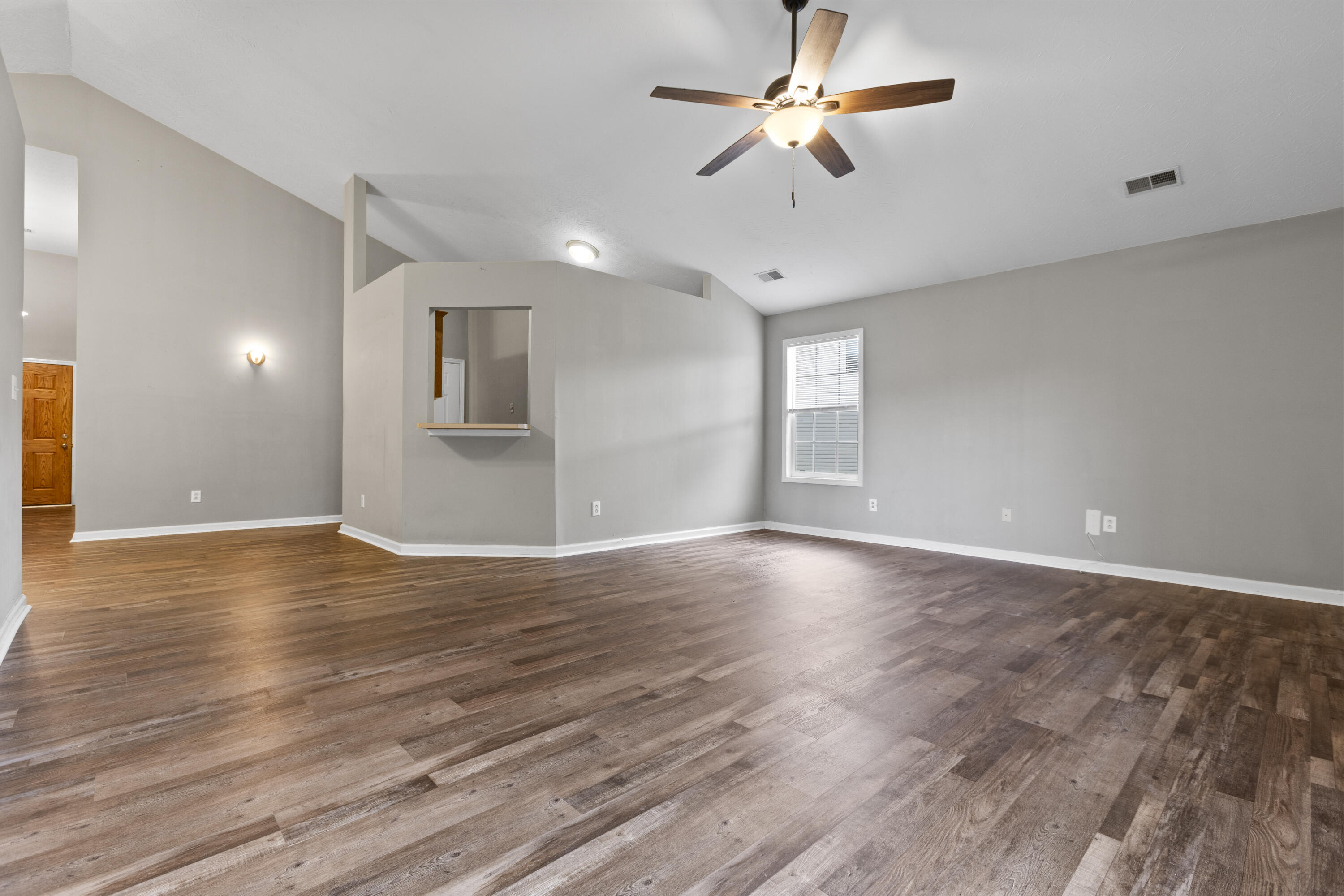 106 Final Turn Circle Property Photo 14