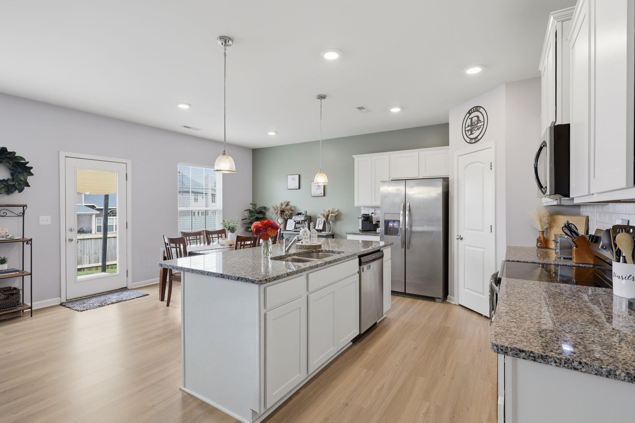 1556 Flemishbond Path Property Photo 6