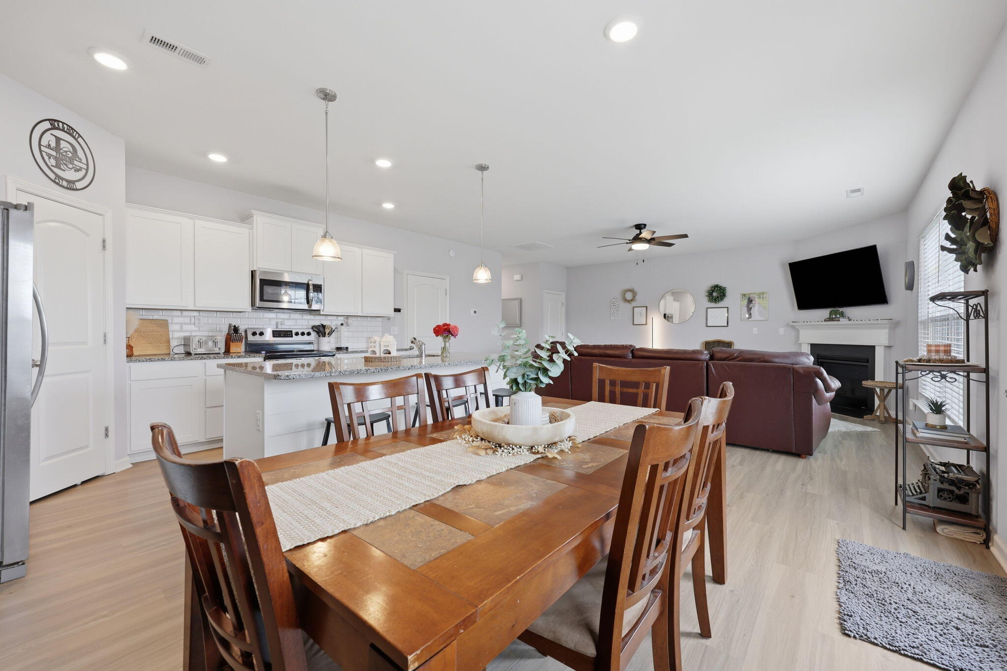 1556 Flemishbond Path Property Photo 8