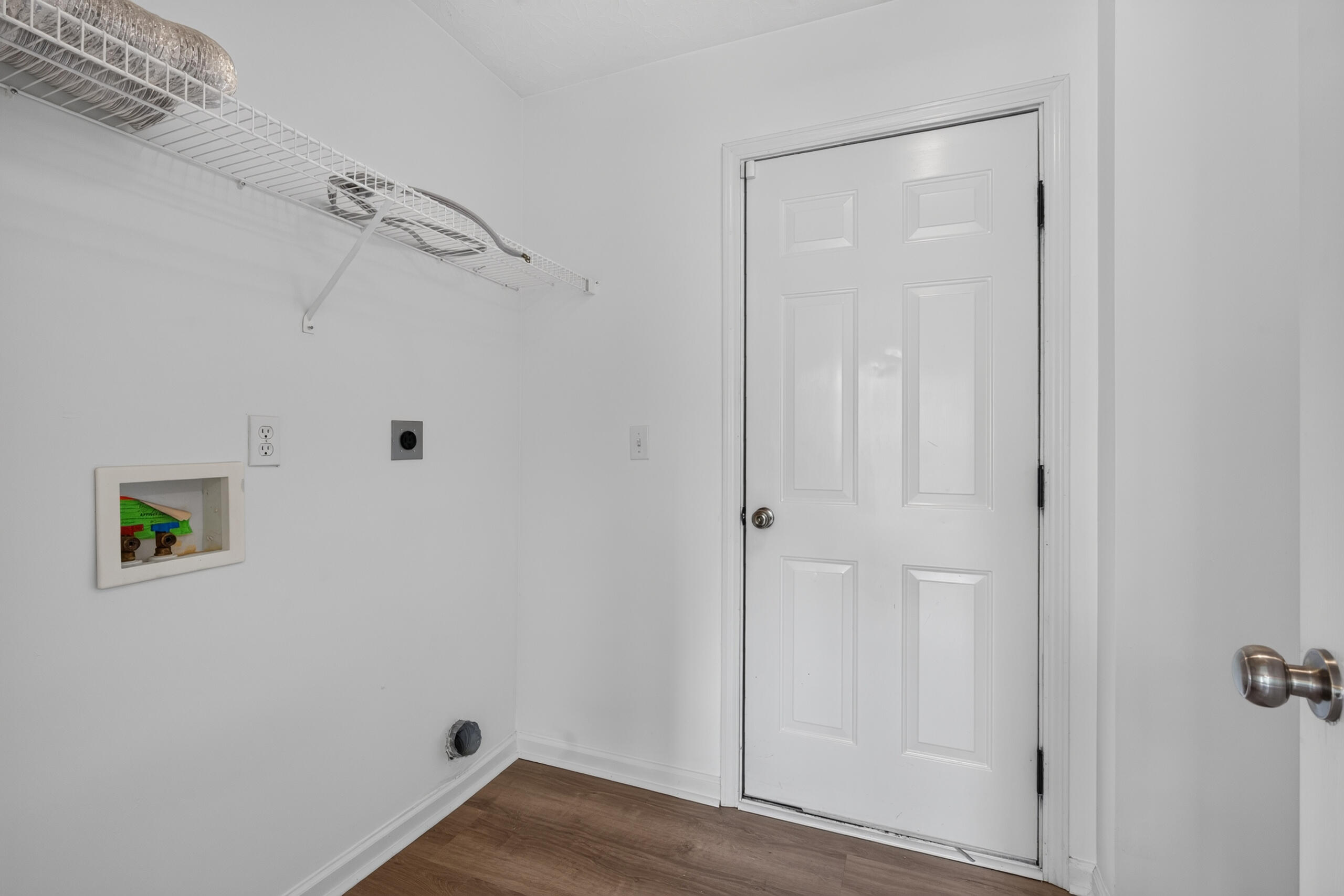 492 Alderbrook Way Property Photo 17